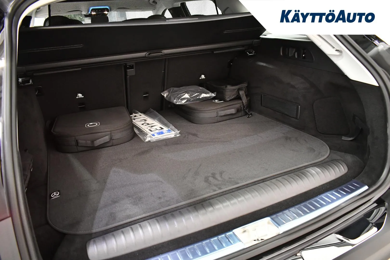 Mercedes-Benz E EVP-478 carousel image