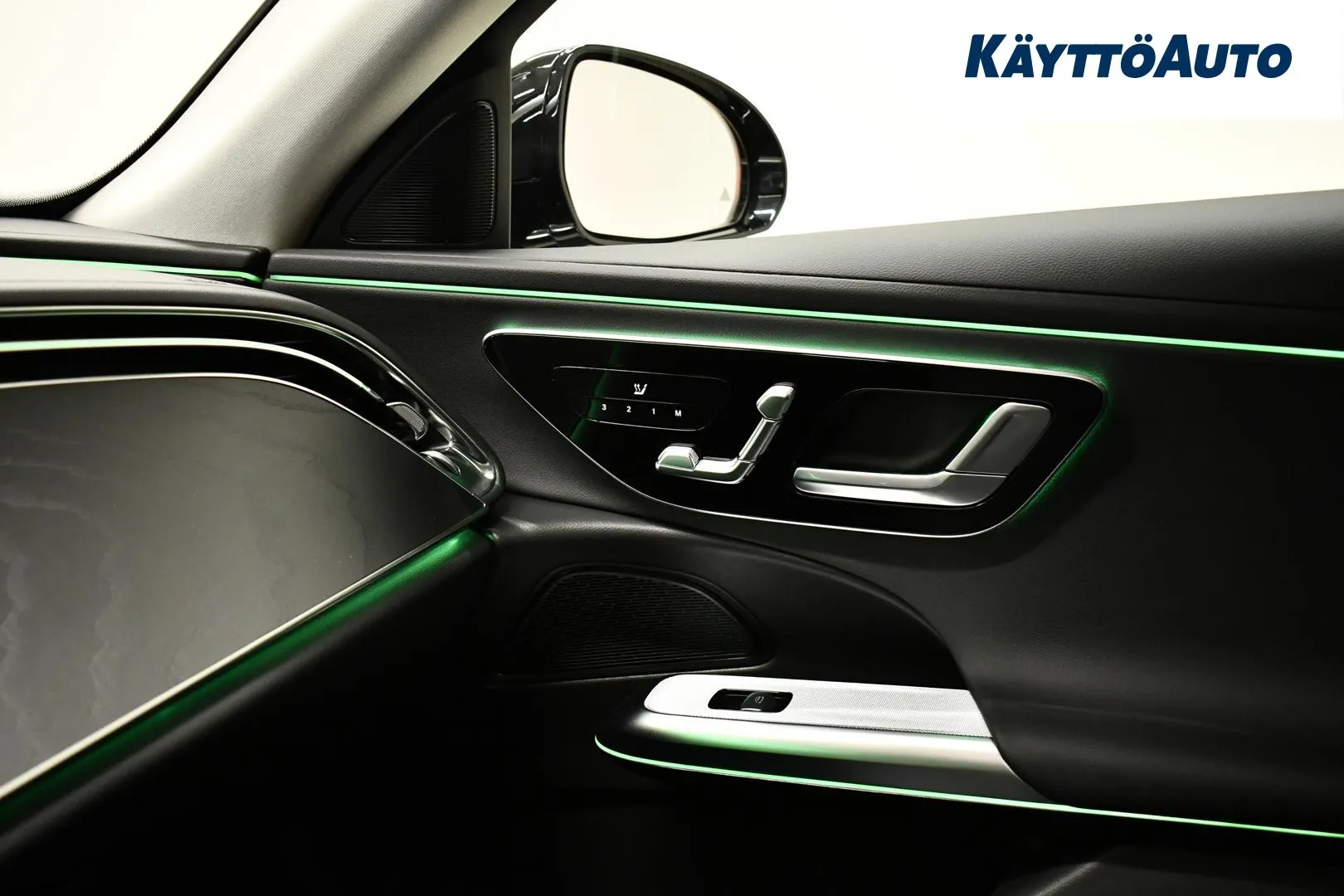 Mercedes-Benz E EVP-478 carousel image