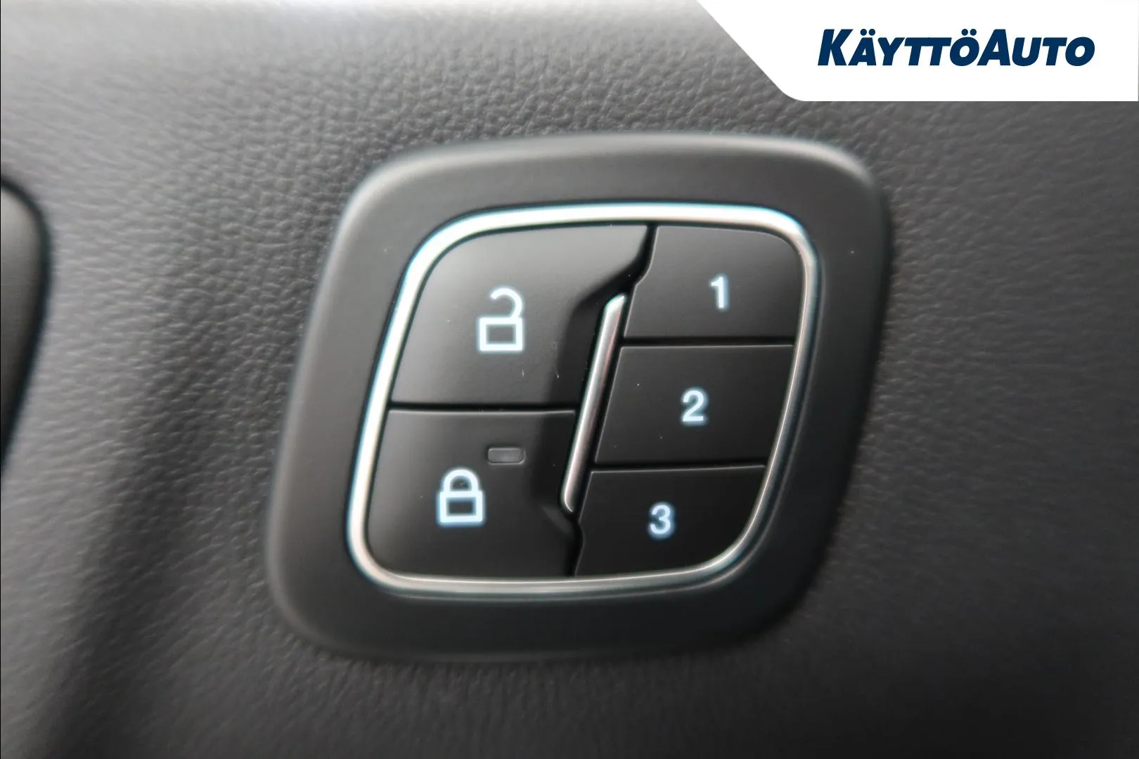 Ford Kuga JNK-470 carousel image