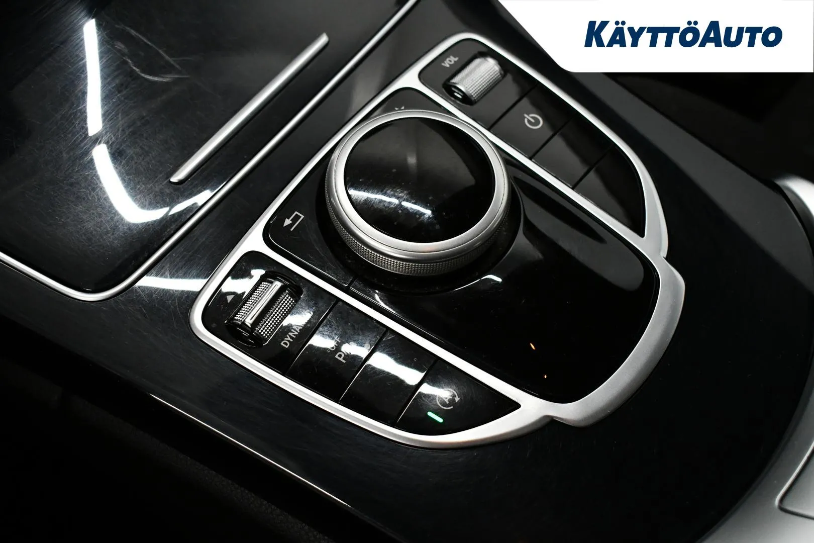 MERCEDES-BENZ C GML-305 carousel image