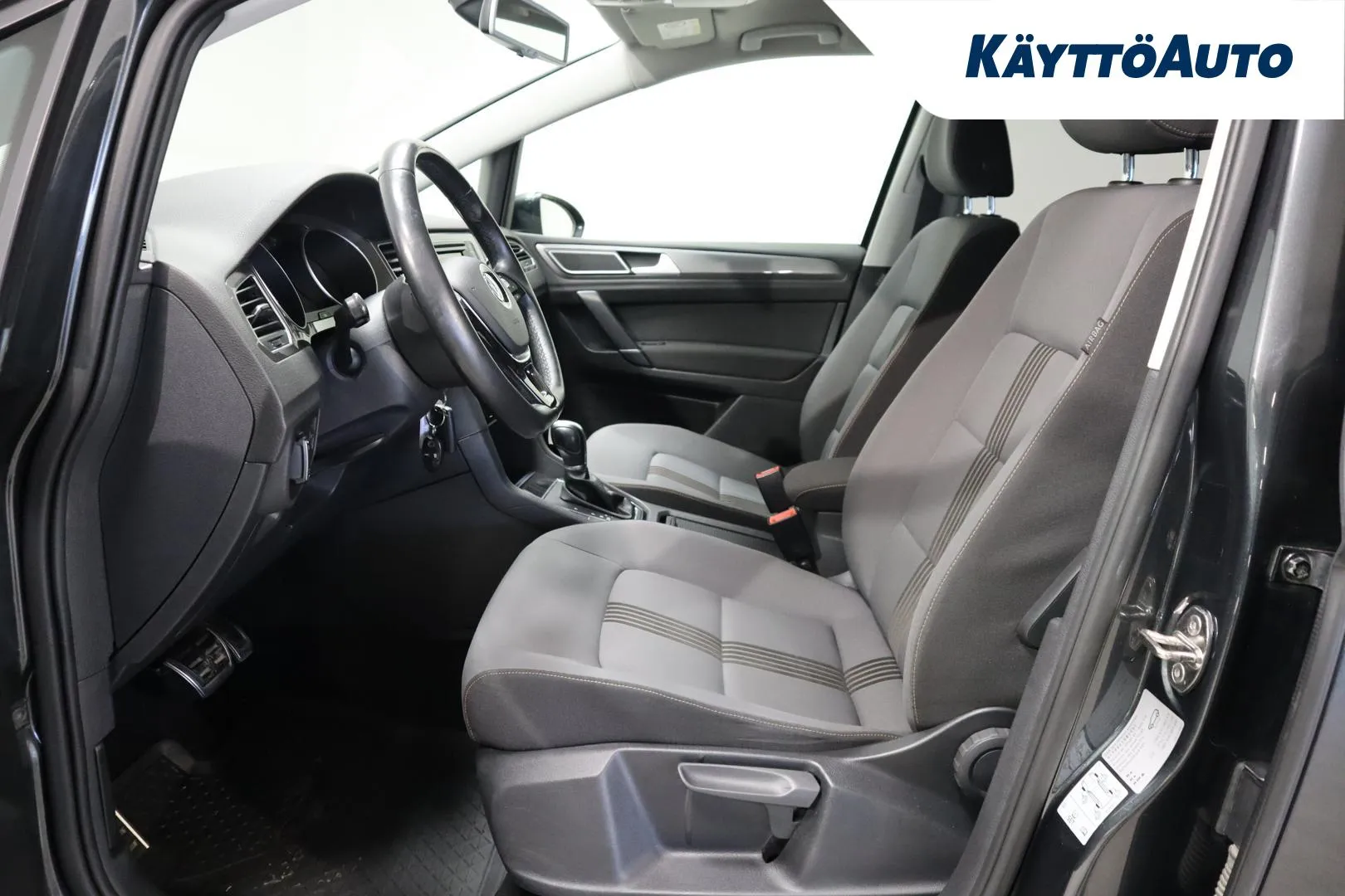 VOLKSWAGEN Golf Sportsvan KSB-635 carousel image