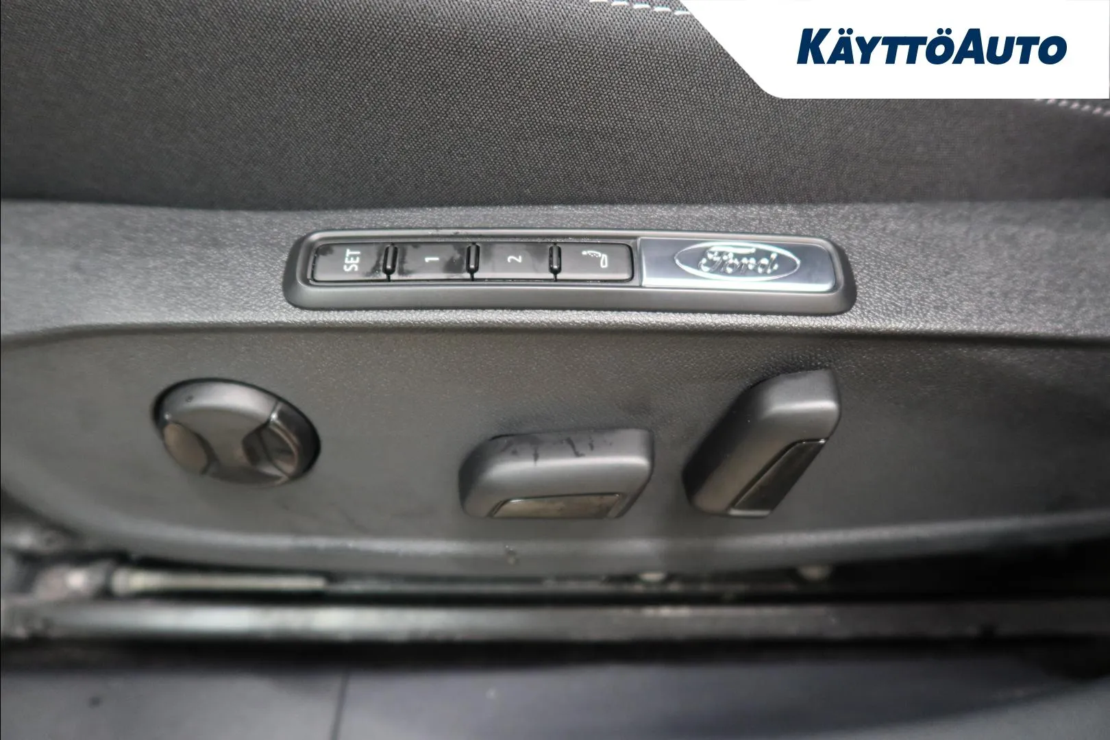 Ford Explorer NOH-429 carousel image