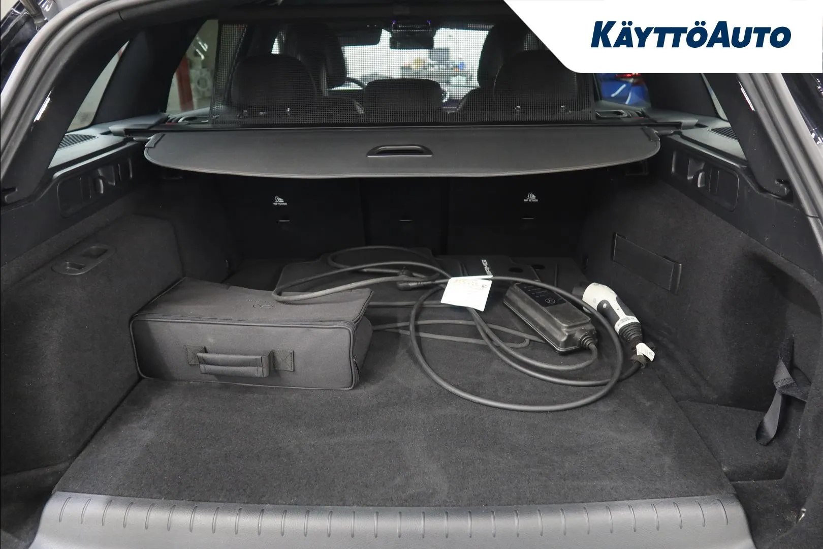 Mercedes-Benz C KUU-267 carousel image