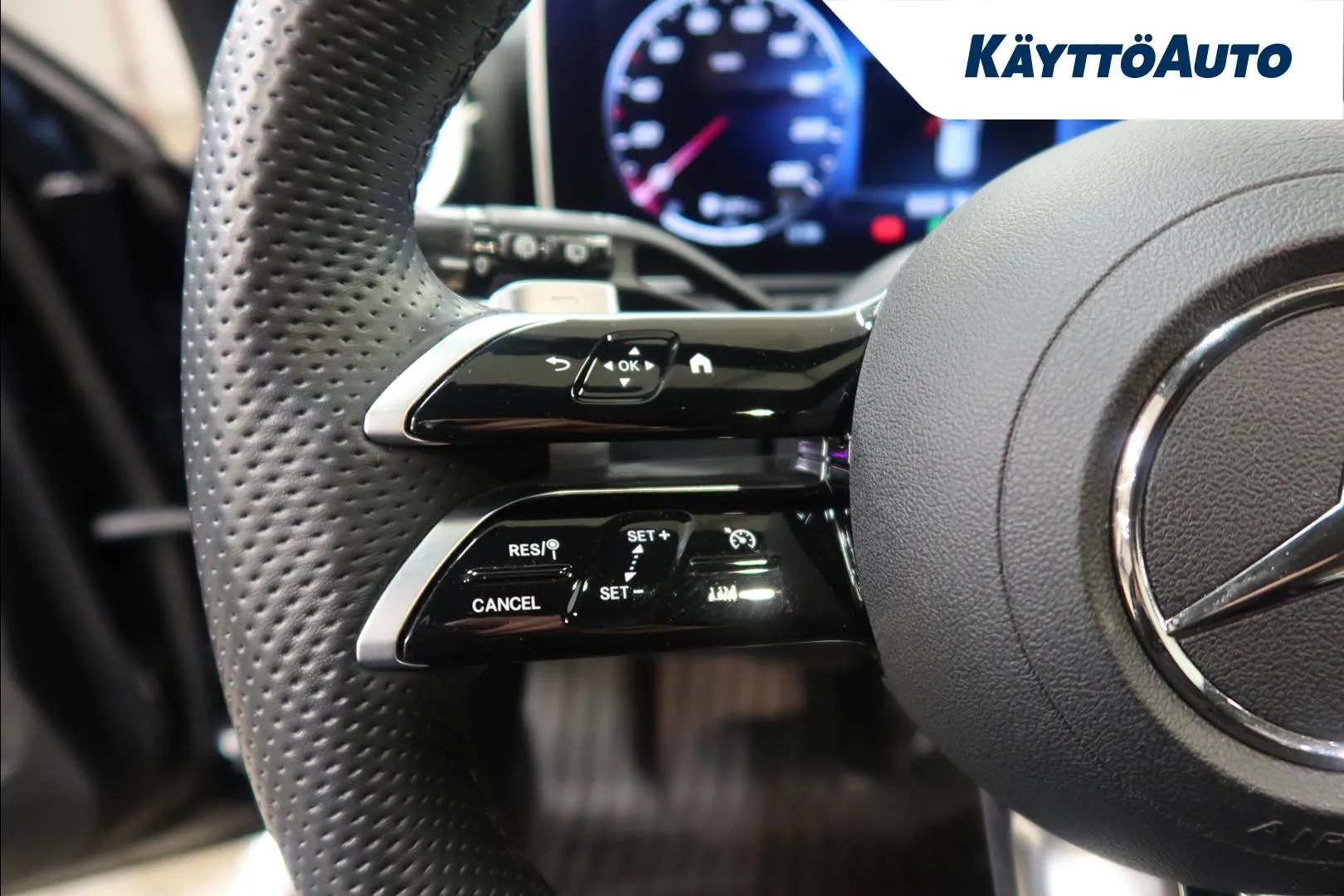 Mercedes-Benz C KUU-267 carousel image