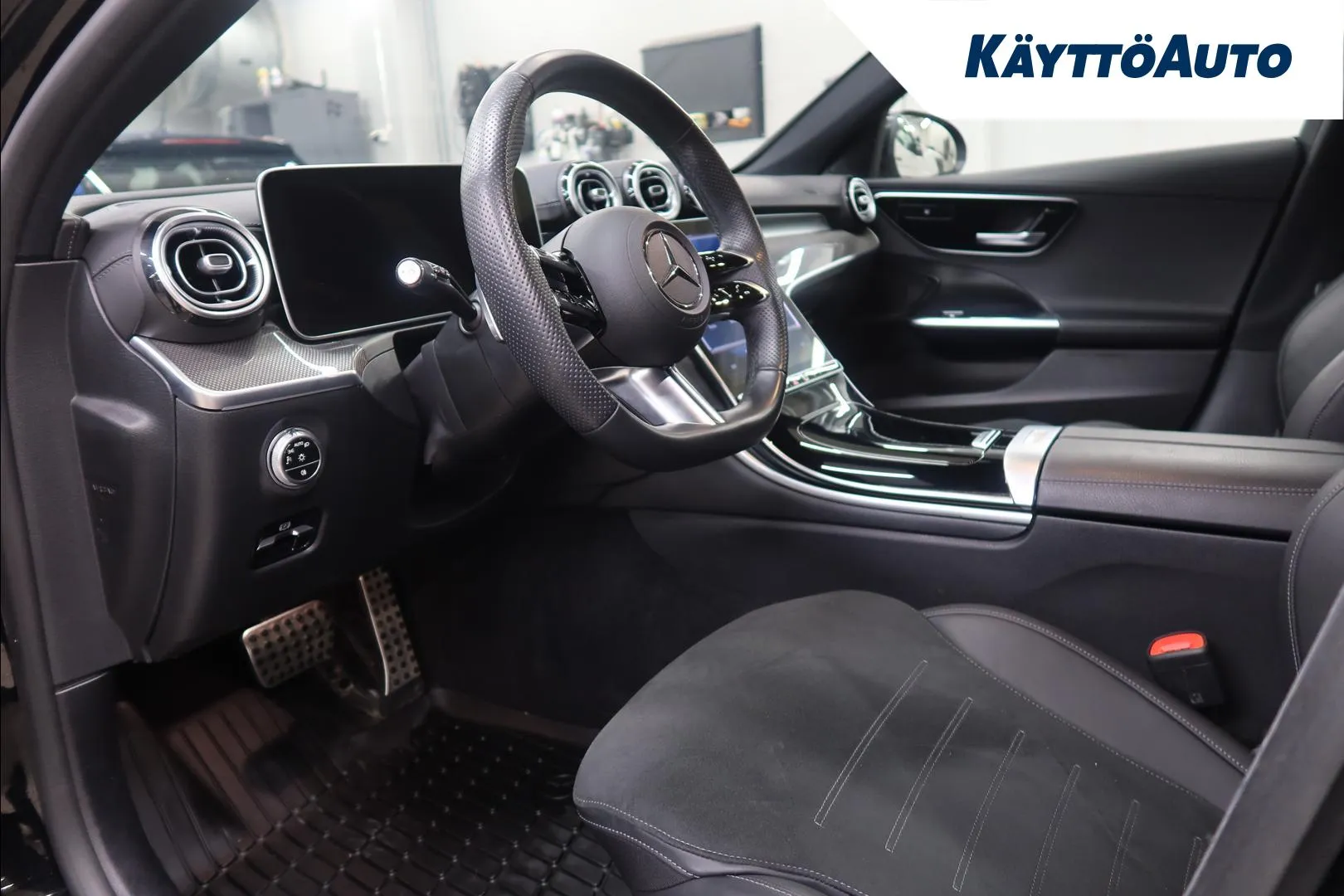 Mercedes-Benz C KUU-267 carousel image