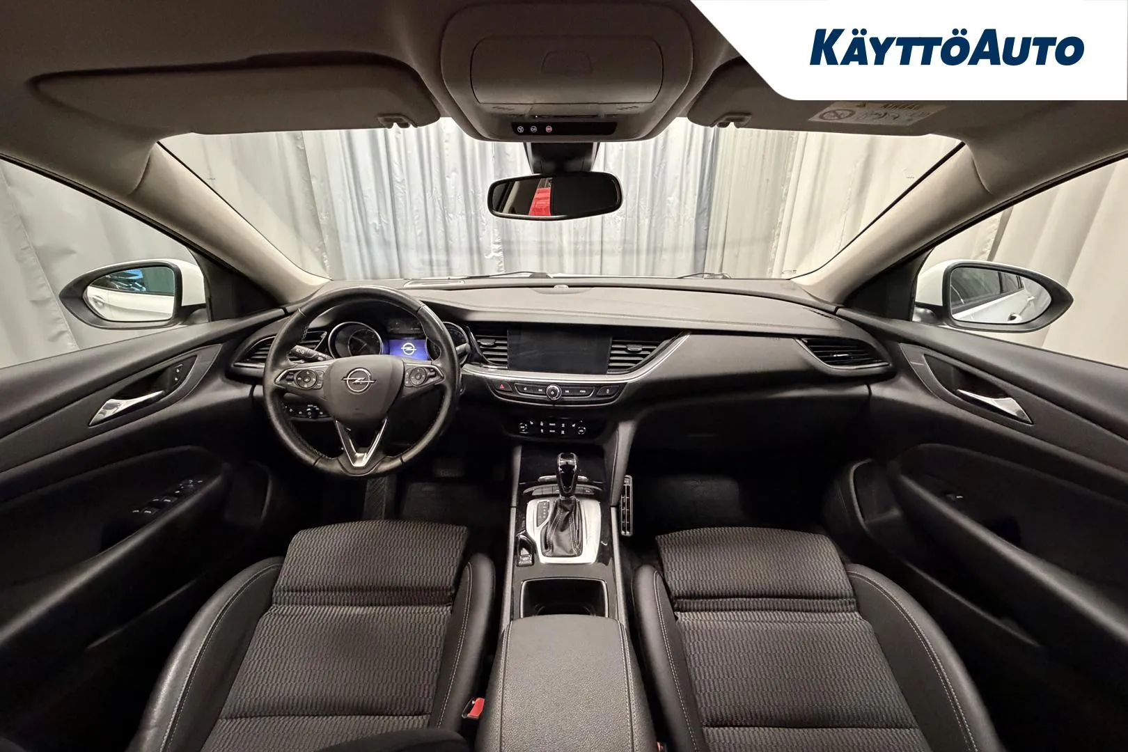 OPEL Insignia ZLN-638 carousel image