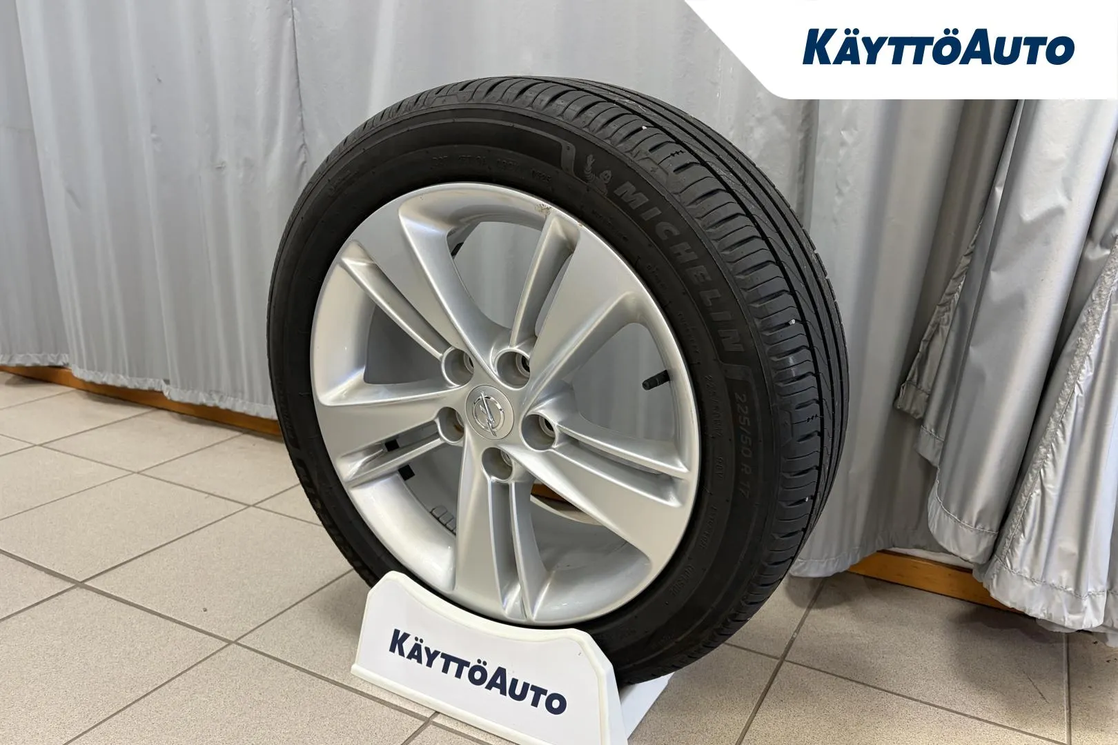 OPEL Insignia ZLN-638 carousel image