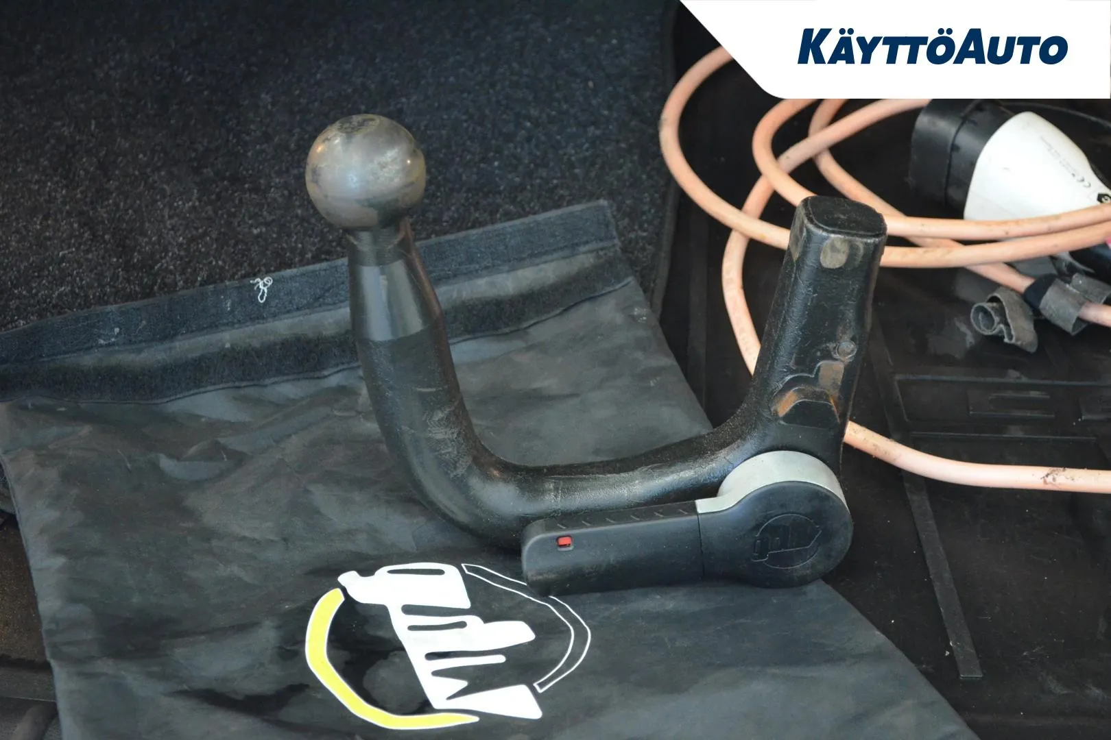 KIA Ceed OZE-414 carousel image