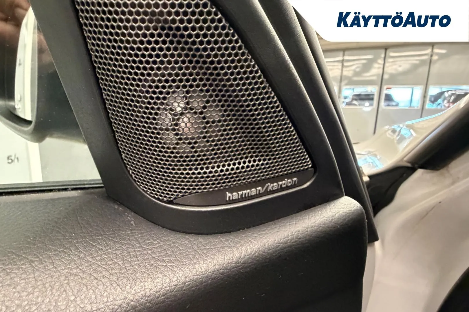 BMW 330e iPerformance GZY-519 carousel image