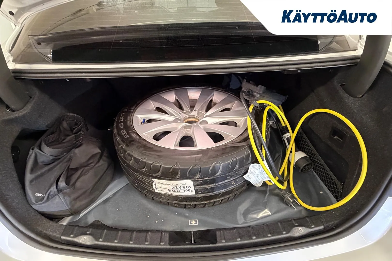 BMW 330e iPerformance GZY-519 carousel image