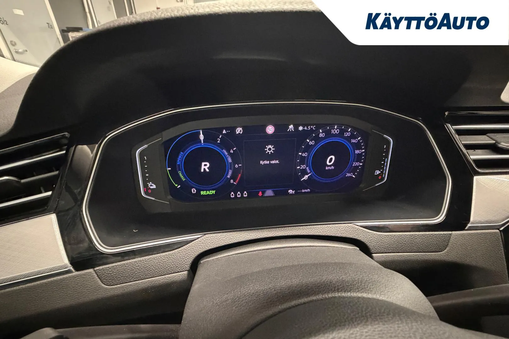 VOLKSWAGEN Passat FOF-670 carousel image