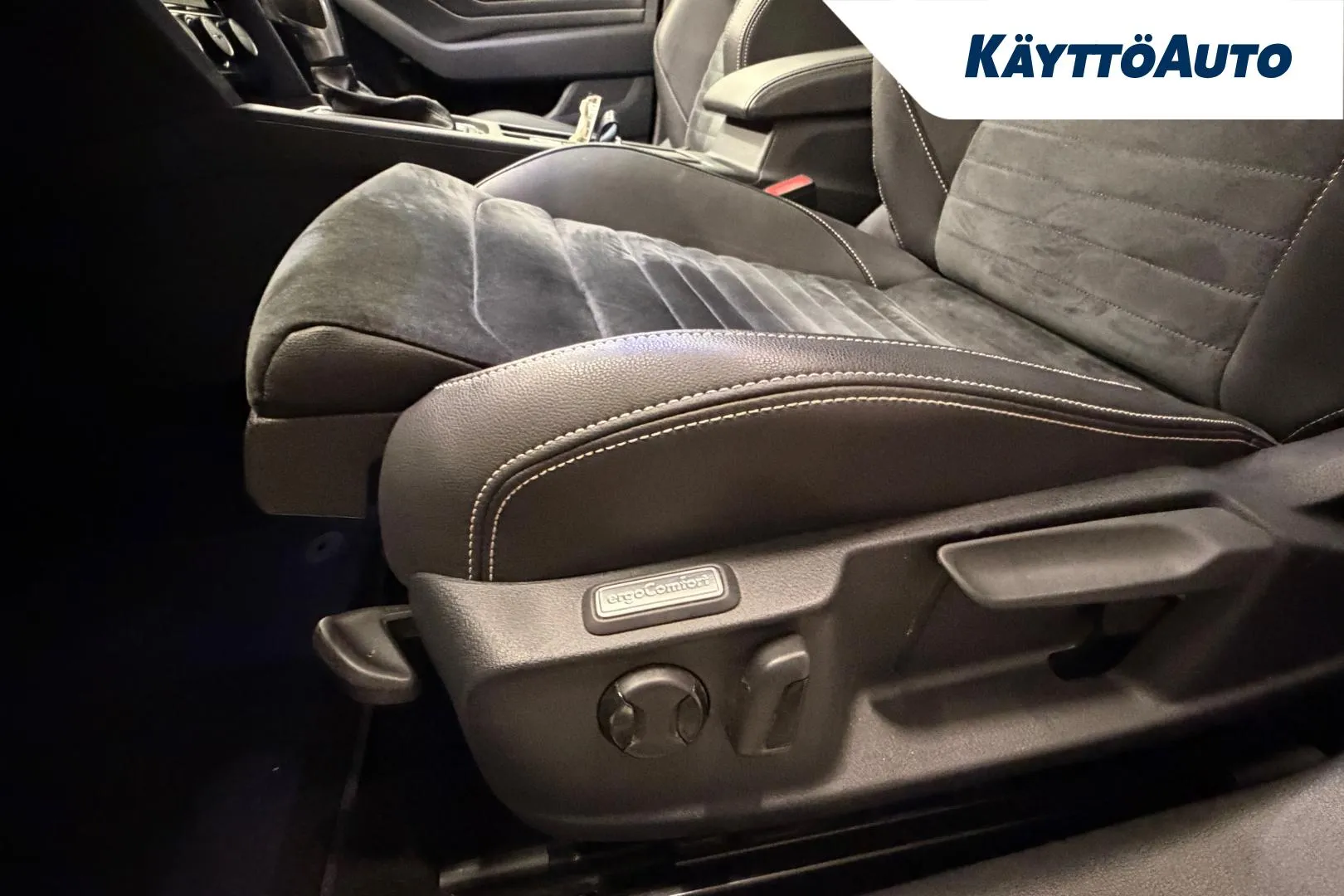 VOLKSWAGEN Passat FOF-670 carousel image