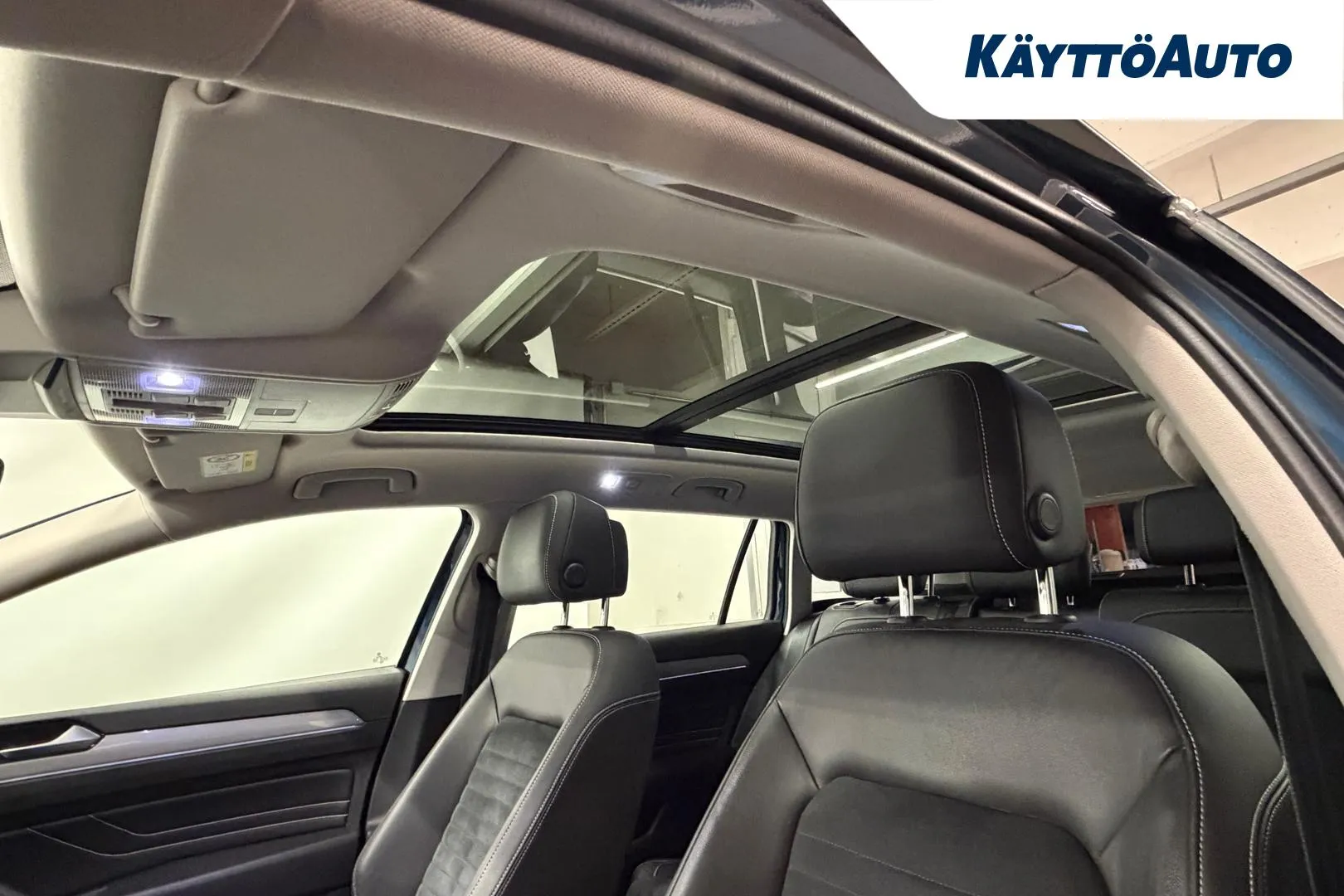 VOLKSWAGEN Passat FOF-670 carousel image