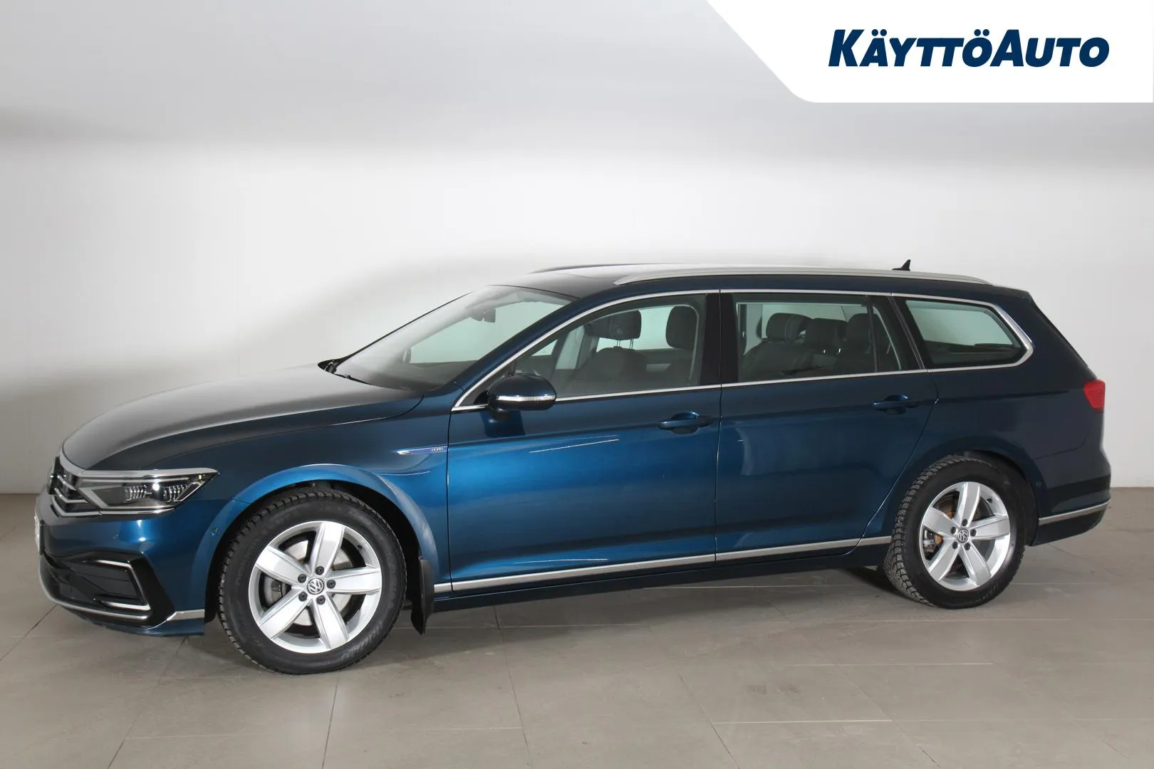VOLKSWAGEN Passat FOF-670 carousel image