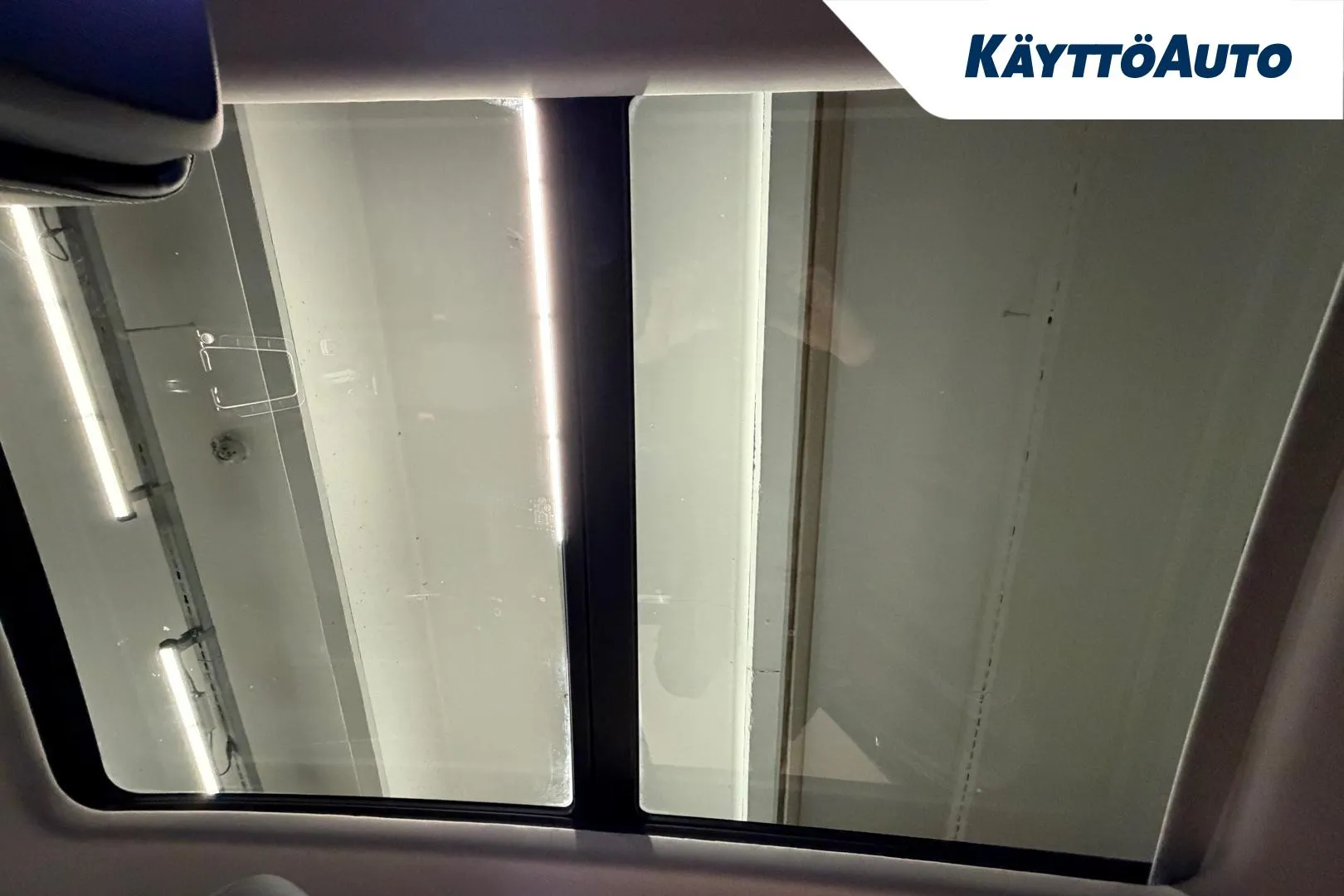 VOLKSWAGEN Passat FOF-670 carousel image