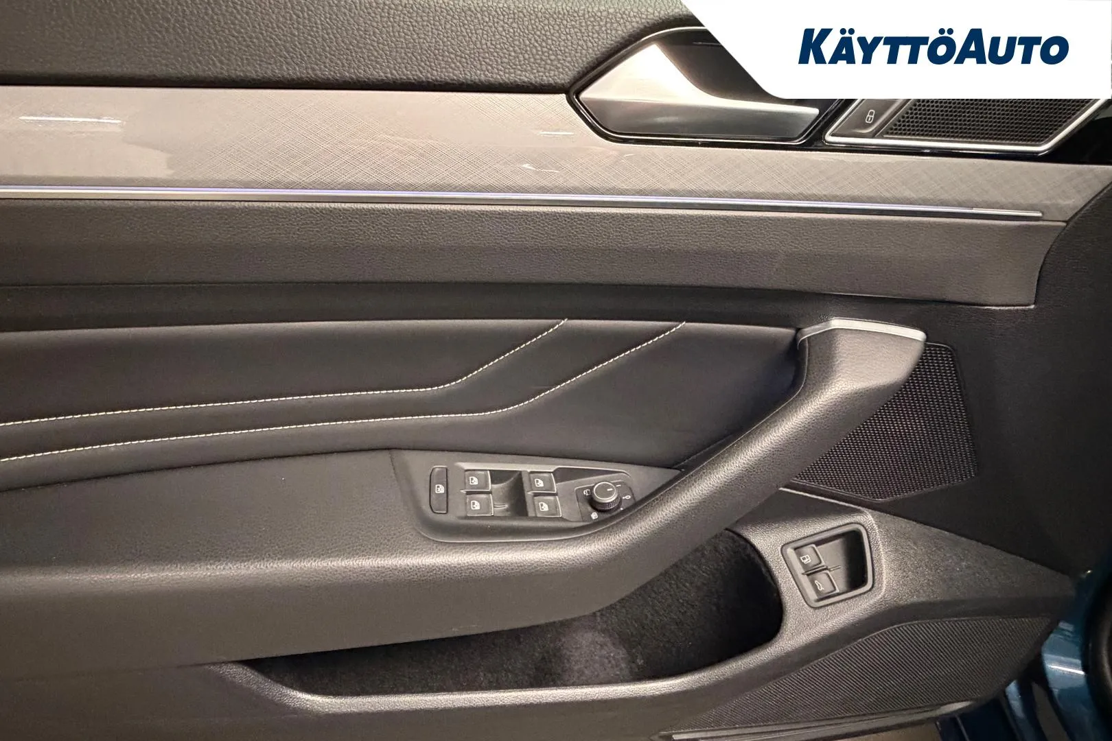 VOLKSWAGEN Passat FOF-670 carousel image