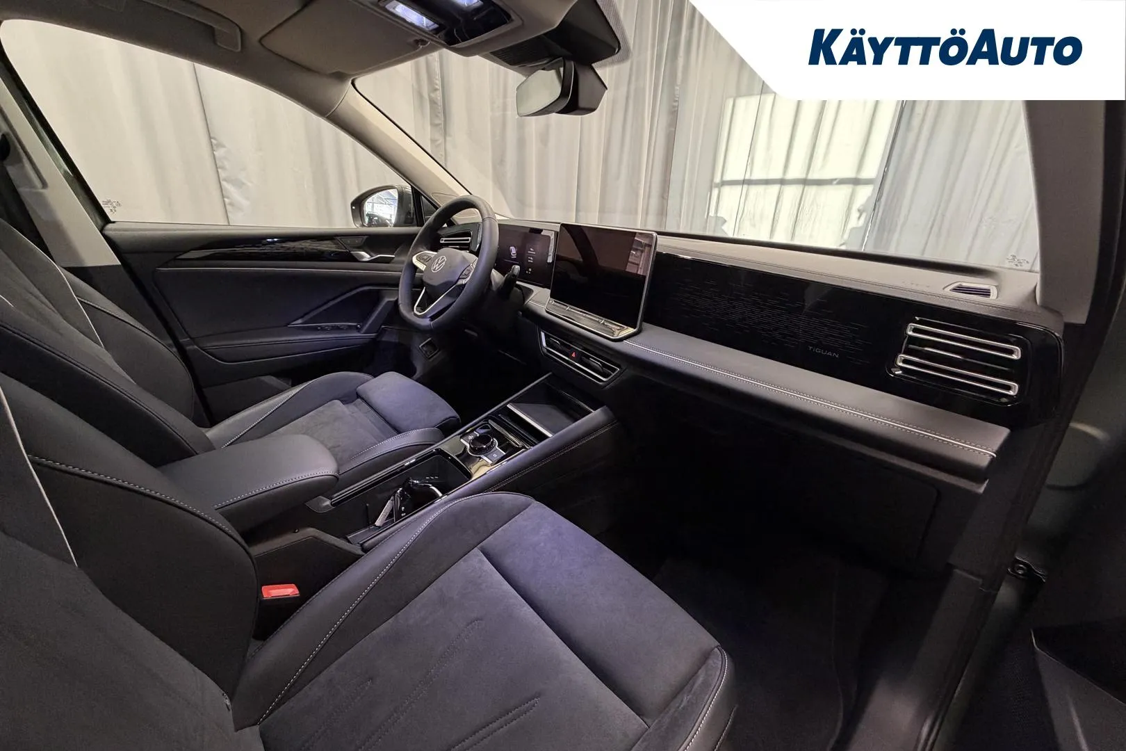 Volkswagen Tiguan RXS-252 carousel image