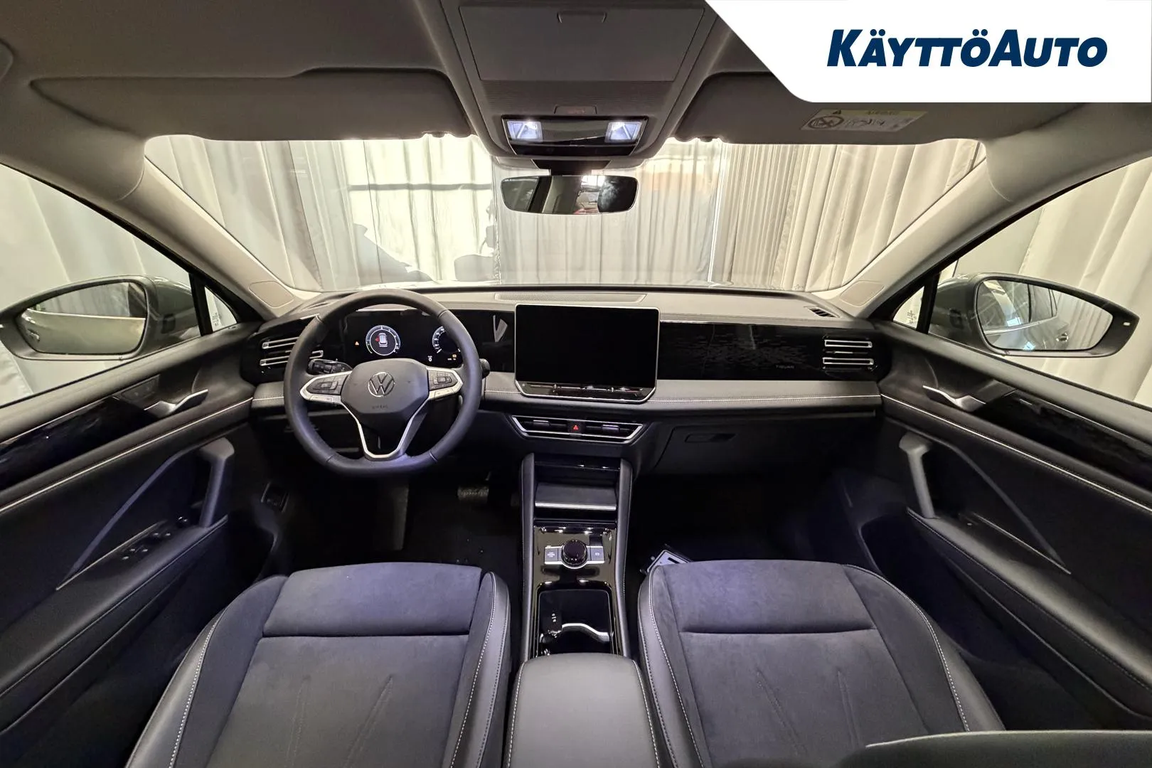 Volkswagen Tiguan RXS-252 carousel image