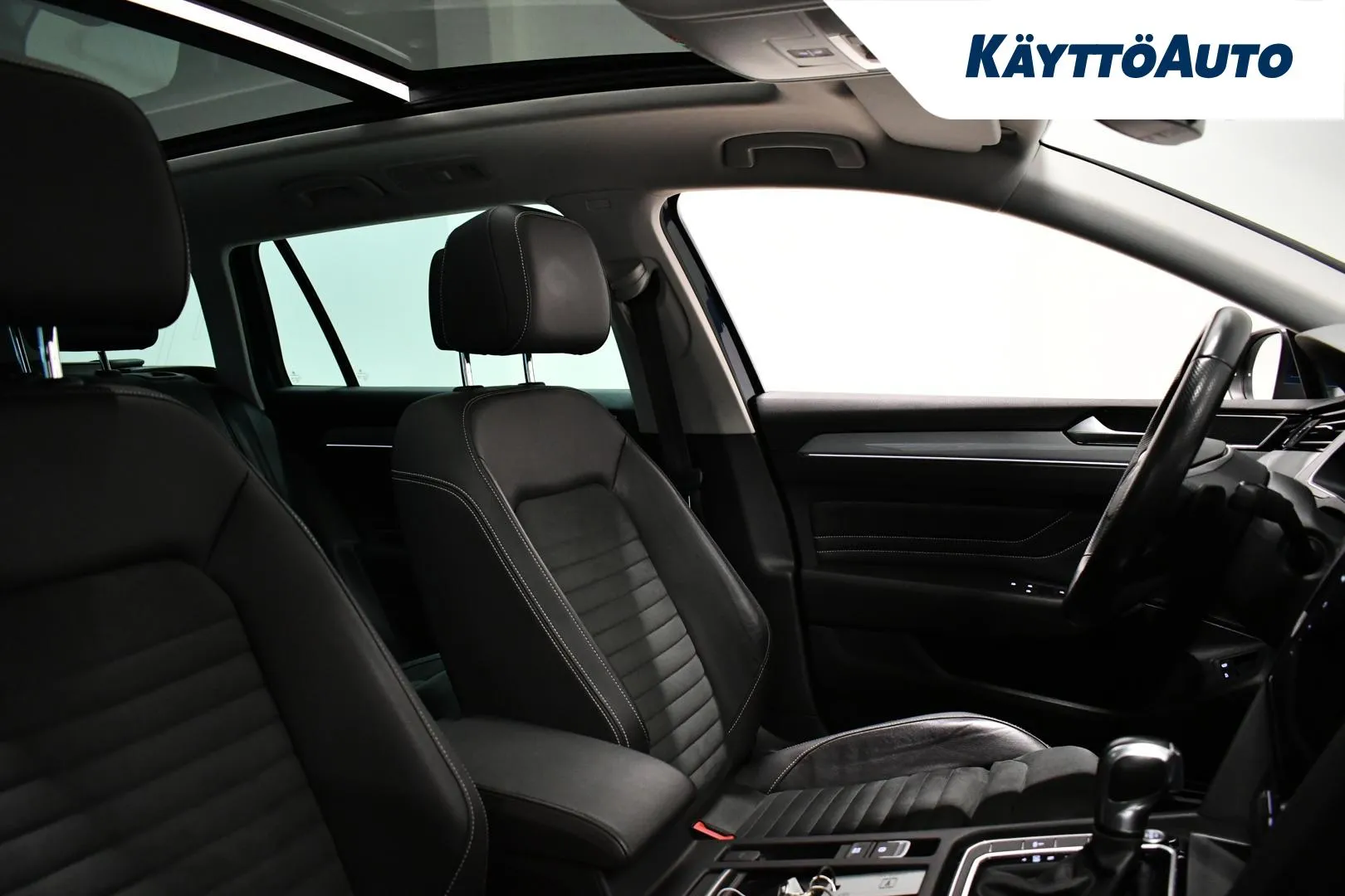 VOLKSWAGEN Passat GZV-511 carousel image