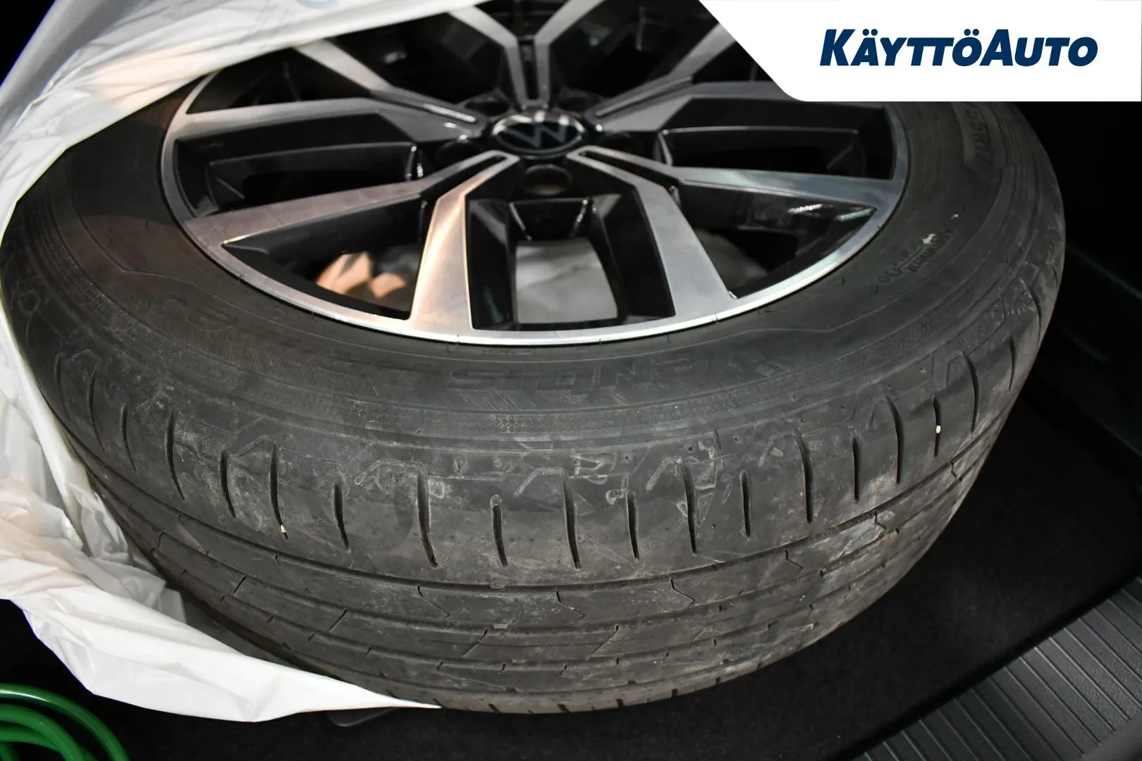 VOLKSWAGEN Passat GZV-511 carousel image