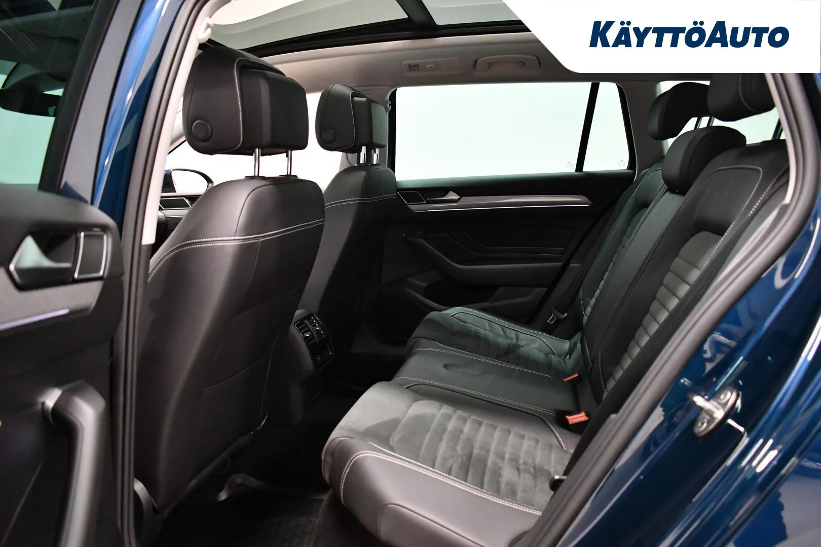 VOLKSWAGEN Passat GZV-511 carousel image