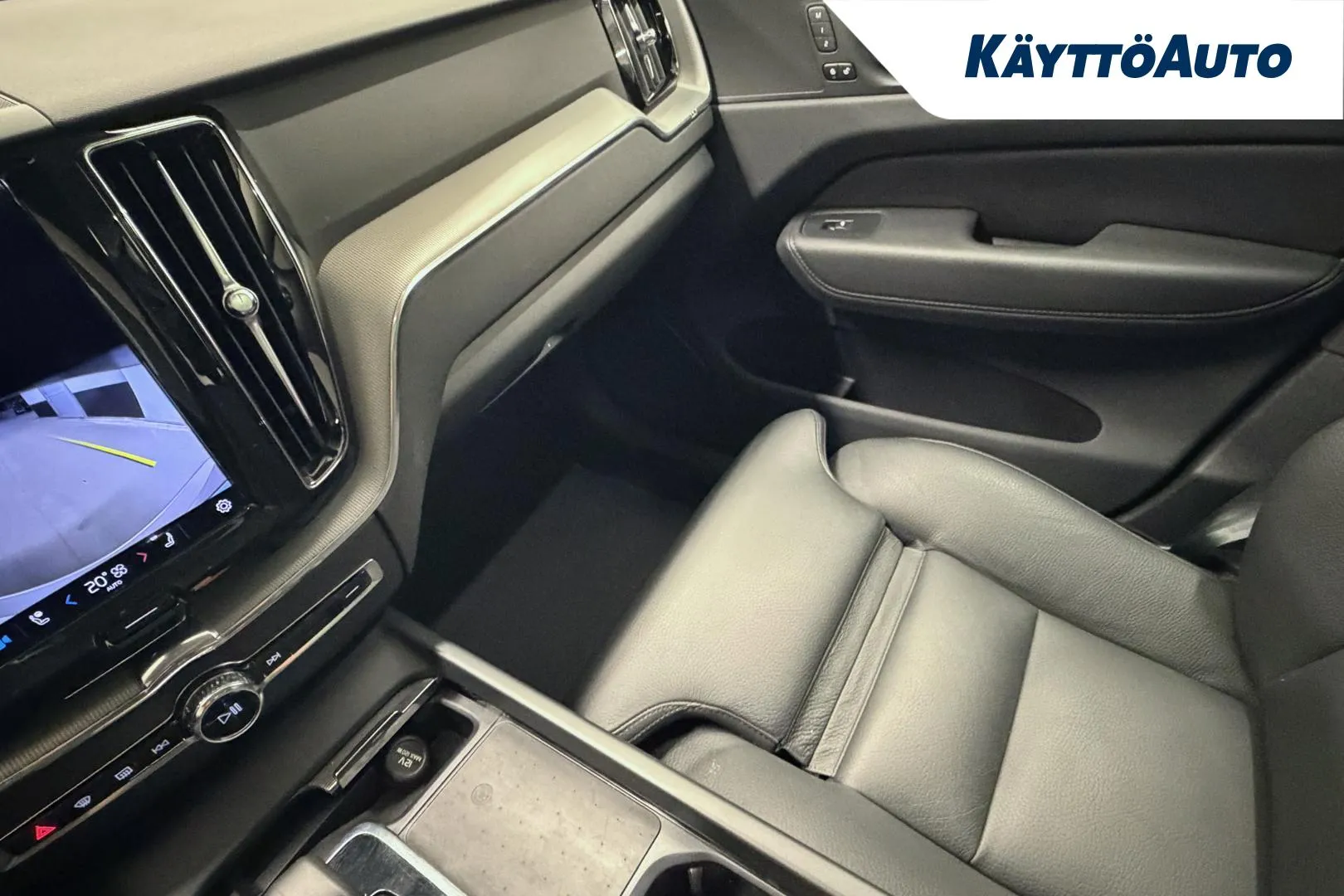 VOLVO XC60 FRH-318 carousel image