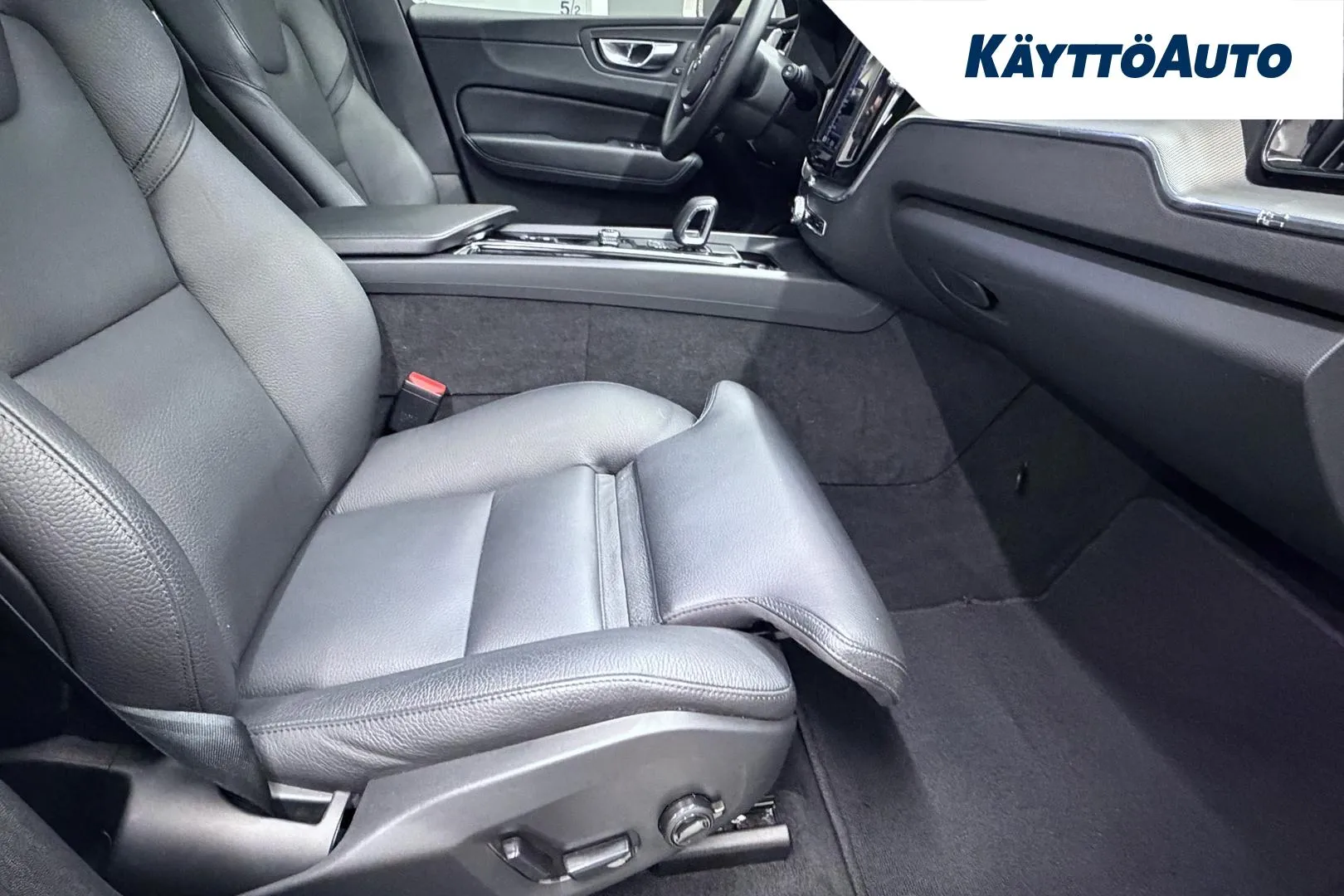 VOLVO XC60 FRH-318 carousel image