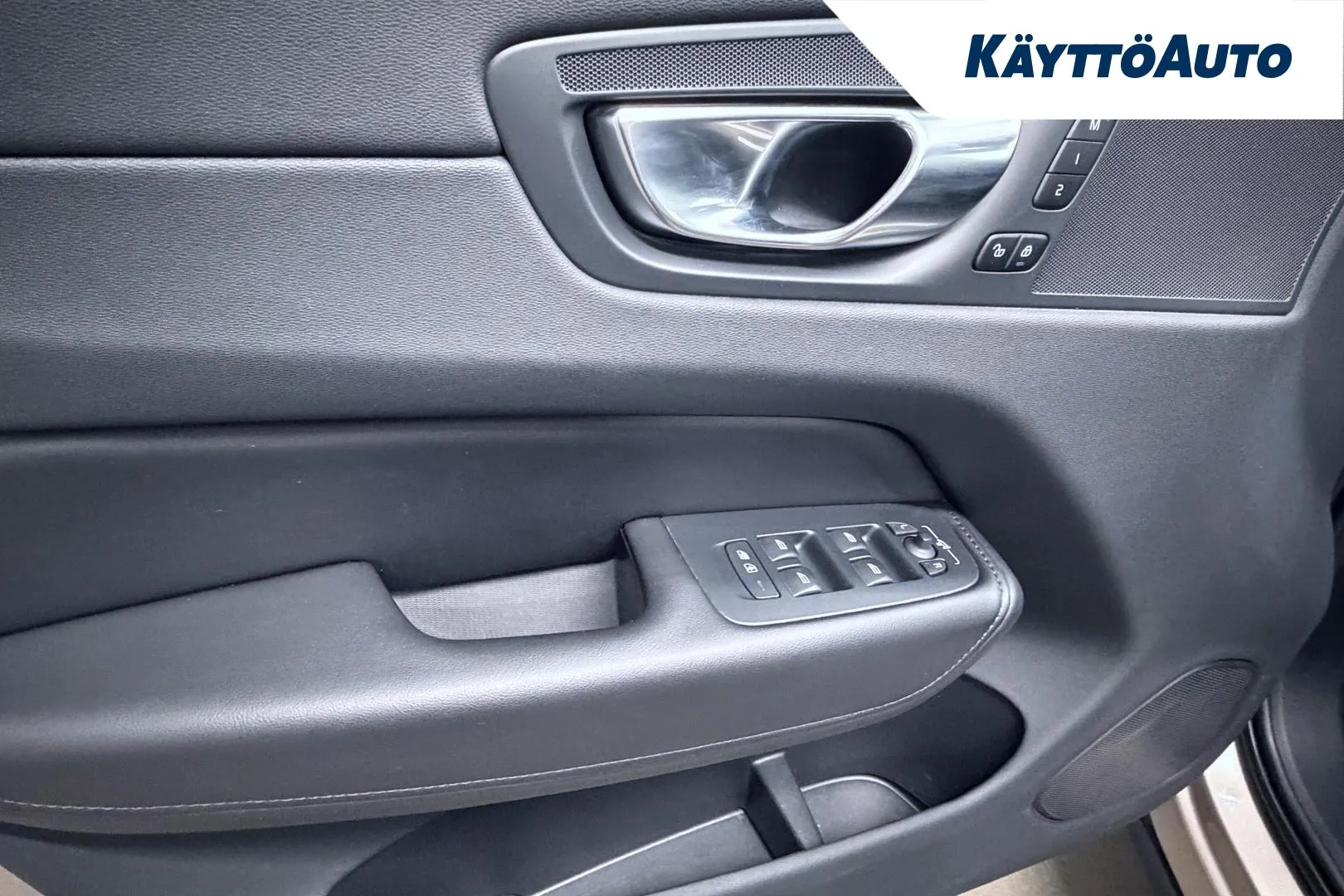 VOLVO XC60 FRH-318 carousel image