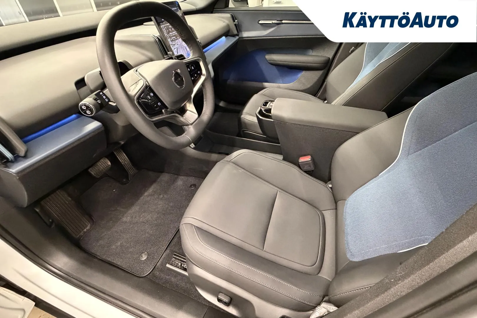 VOLVO EX30 JNO-576 carousel image