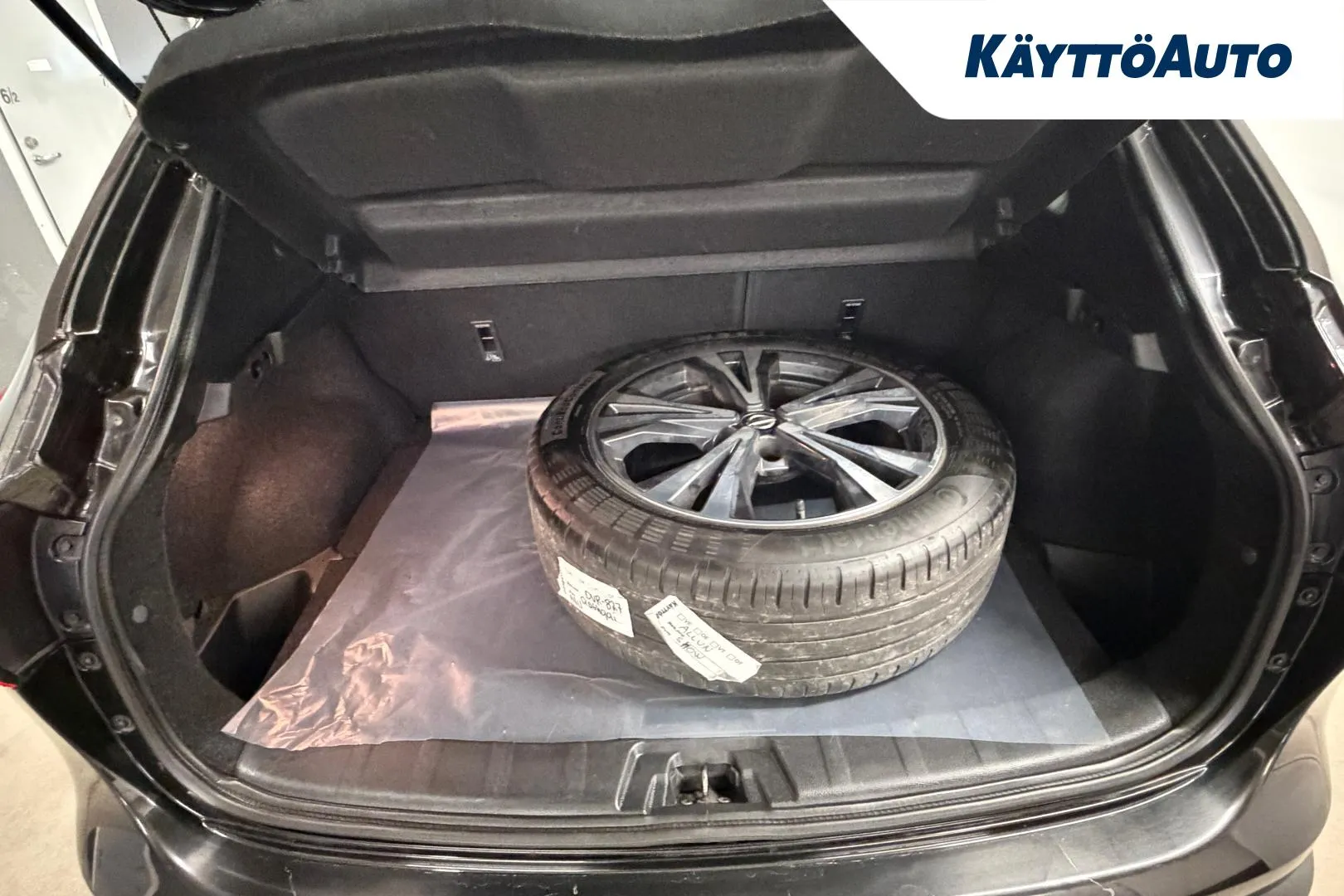 NISSAN Qashqai OVR-827 carousel image