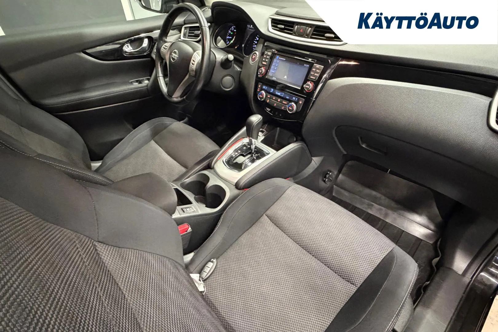 NISSAN Qashqai OVR-827 carousel image