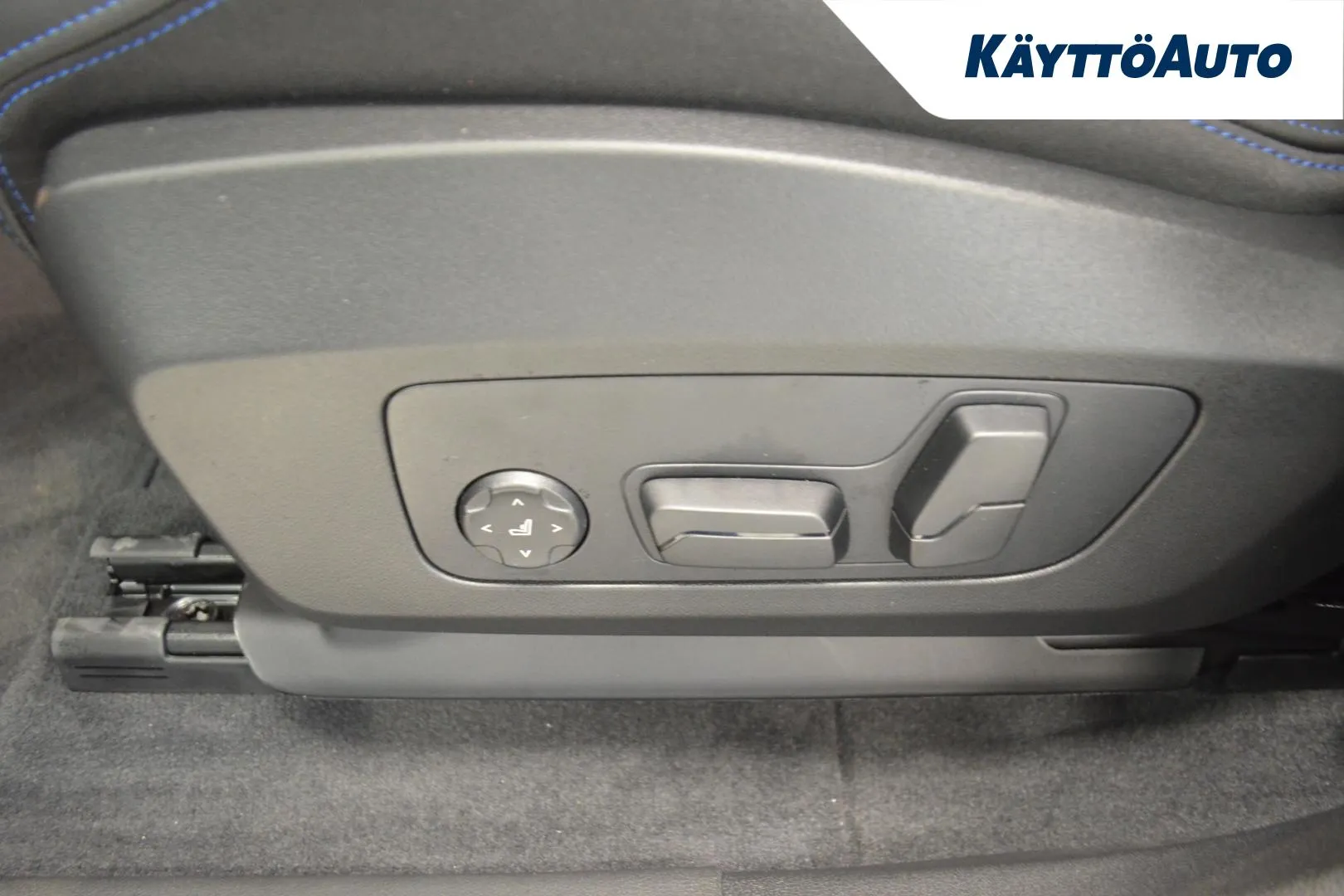 BMW iX1 XTR-277 carousel image