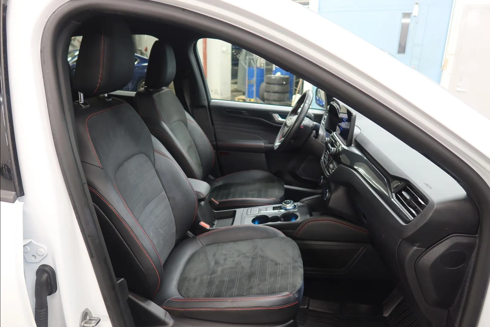 Ford Kuga IPV-458 carousel image