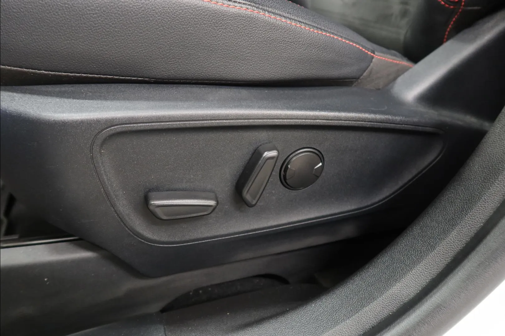 Ford Kuga IPV-458 carousel image