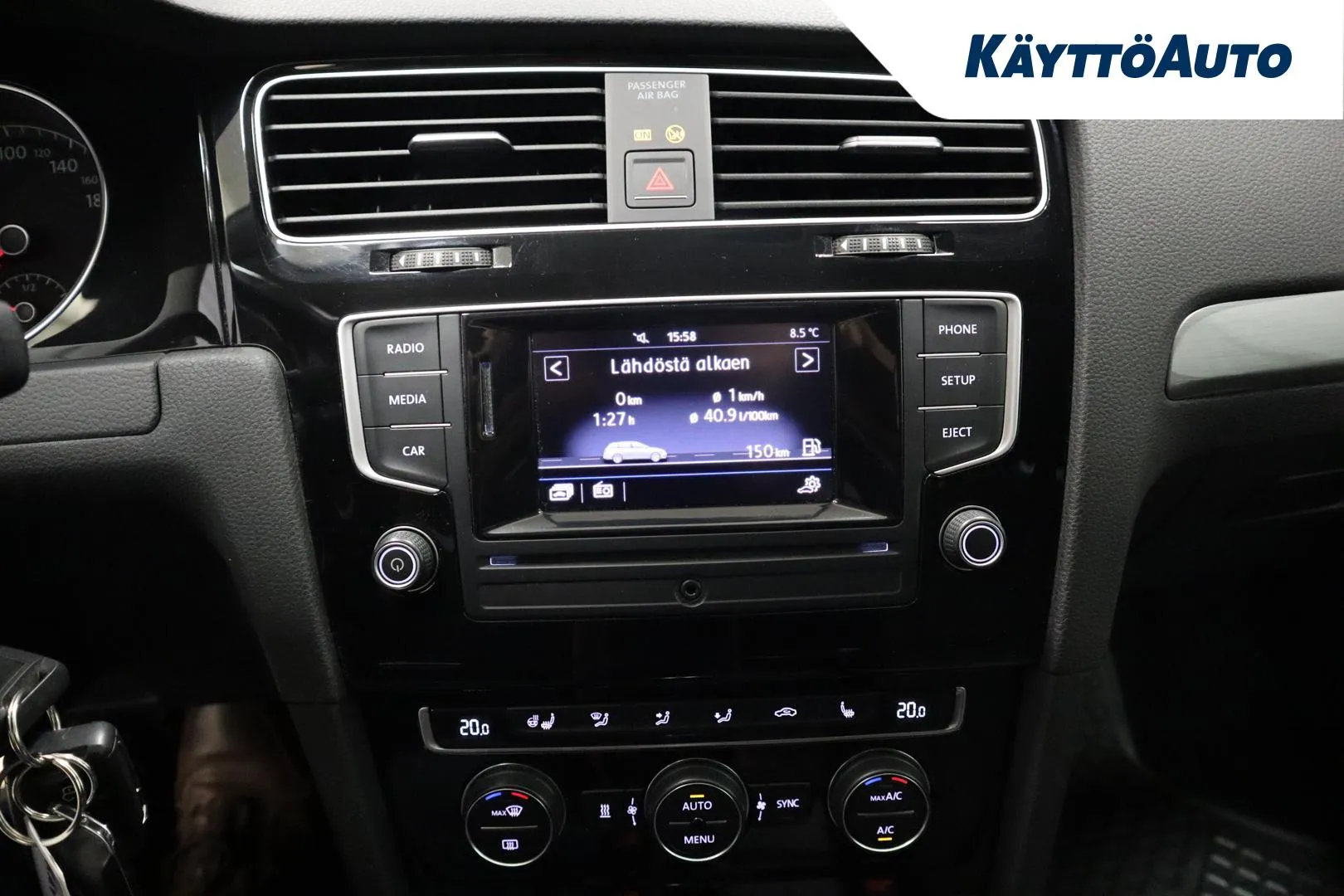 VOLKSWAGEN Golf FMN-995 carousel image