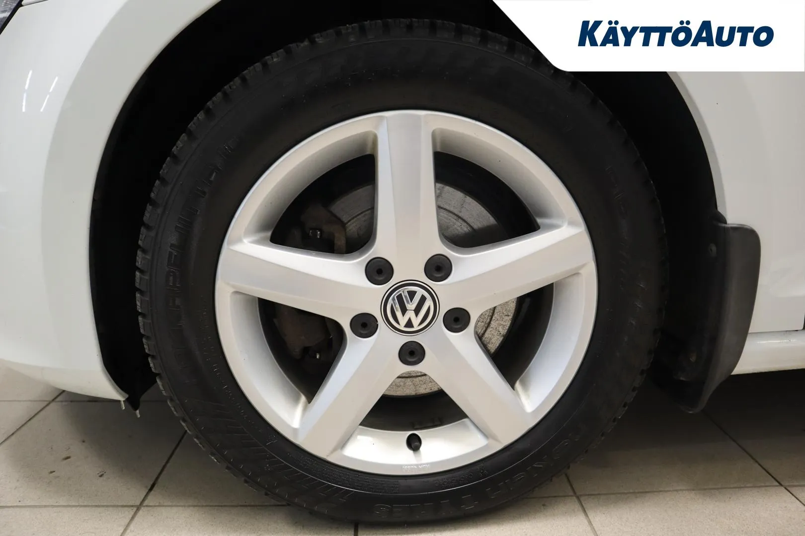 VOLKSWAGEN Golf FMN-995 carousel image