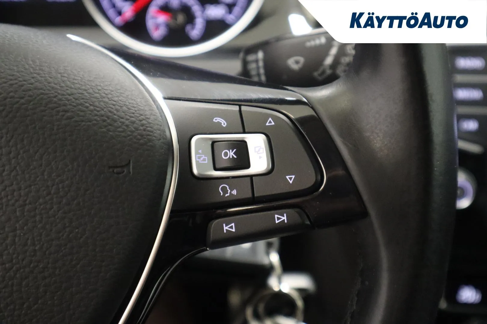 VOLKSWAGEN Golf FMN-995 carousel image