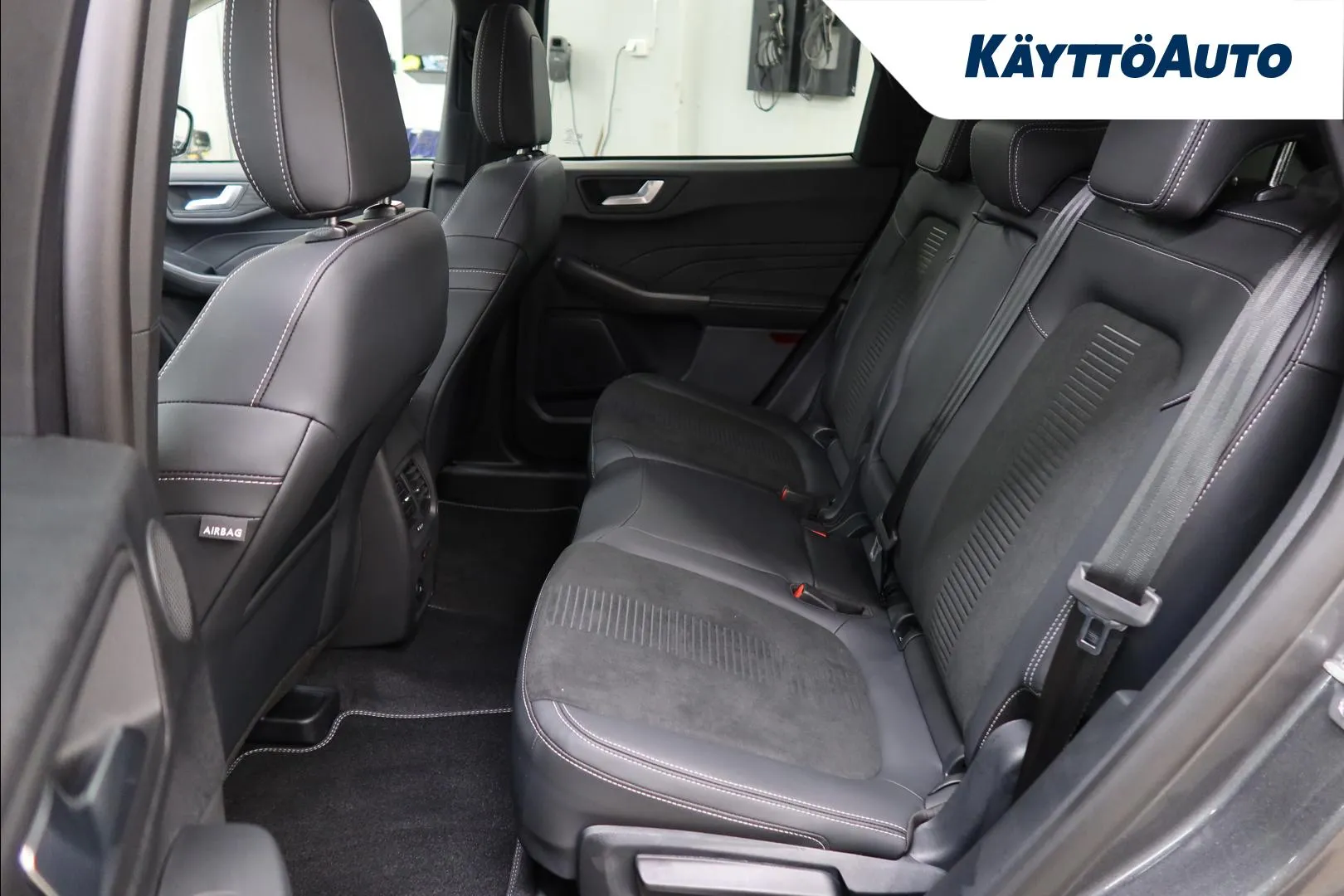 Ford Kuga LTJ-538 carousel image