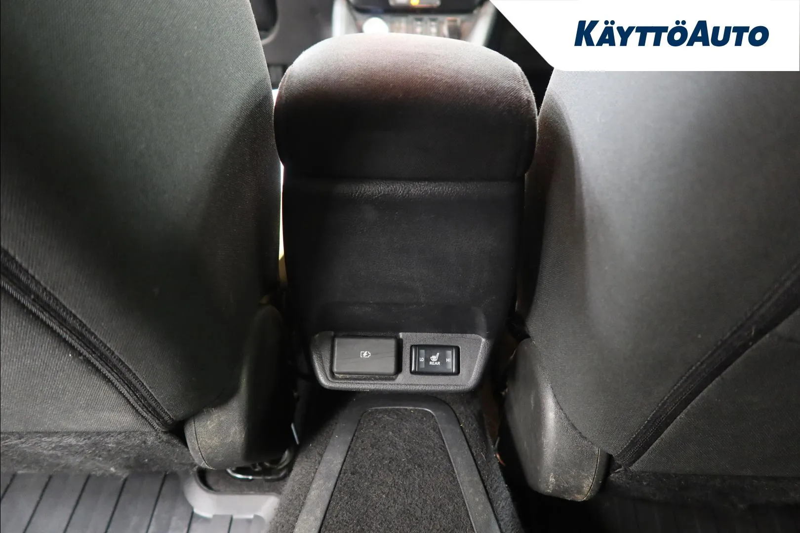 Nissan Leaf KUT-960 carousel image