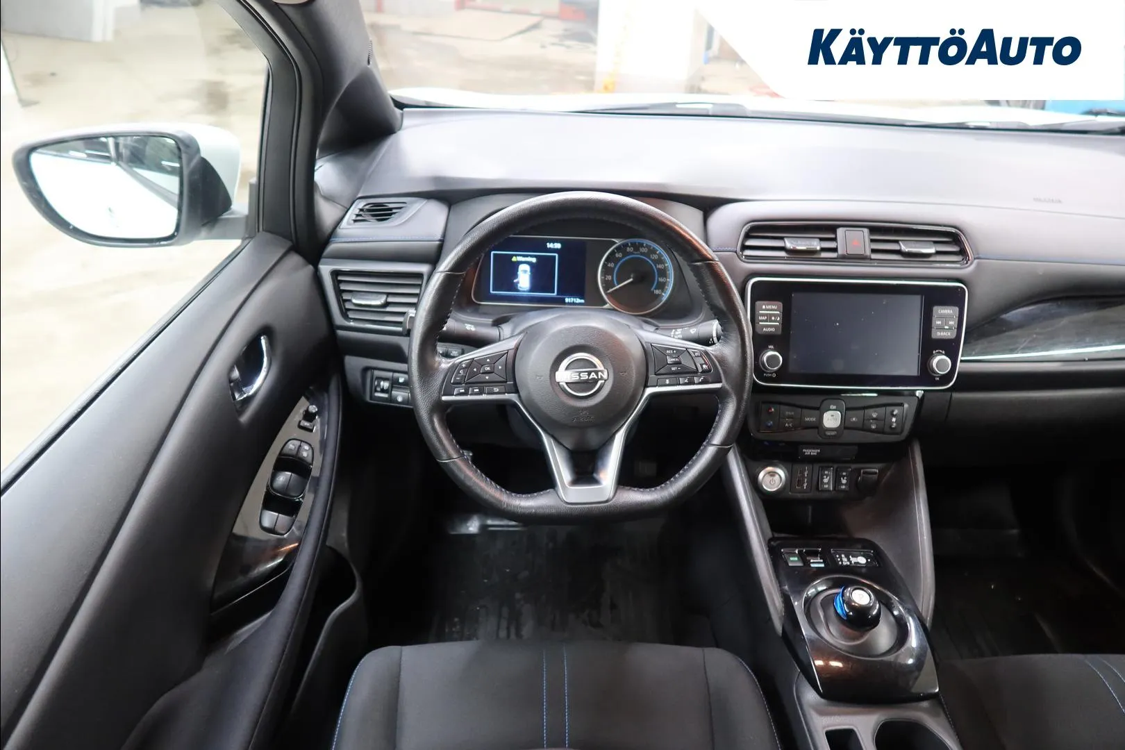 Nissan Leaf KUT-960 carousel image