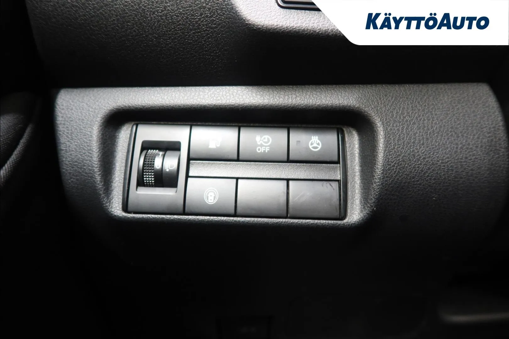 Nissan Leaf KUT-960 carousel image