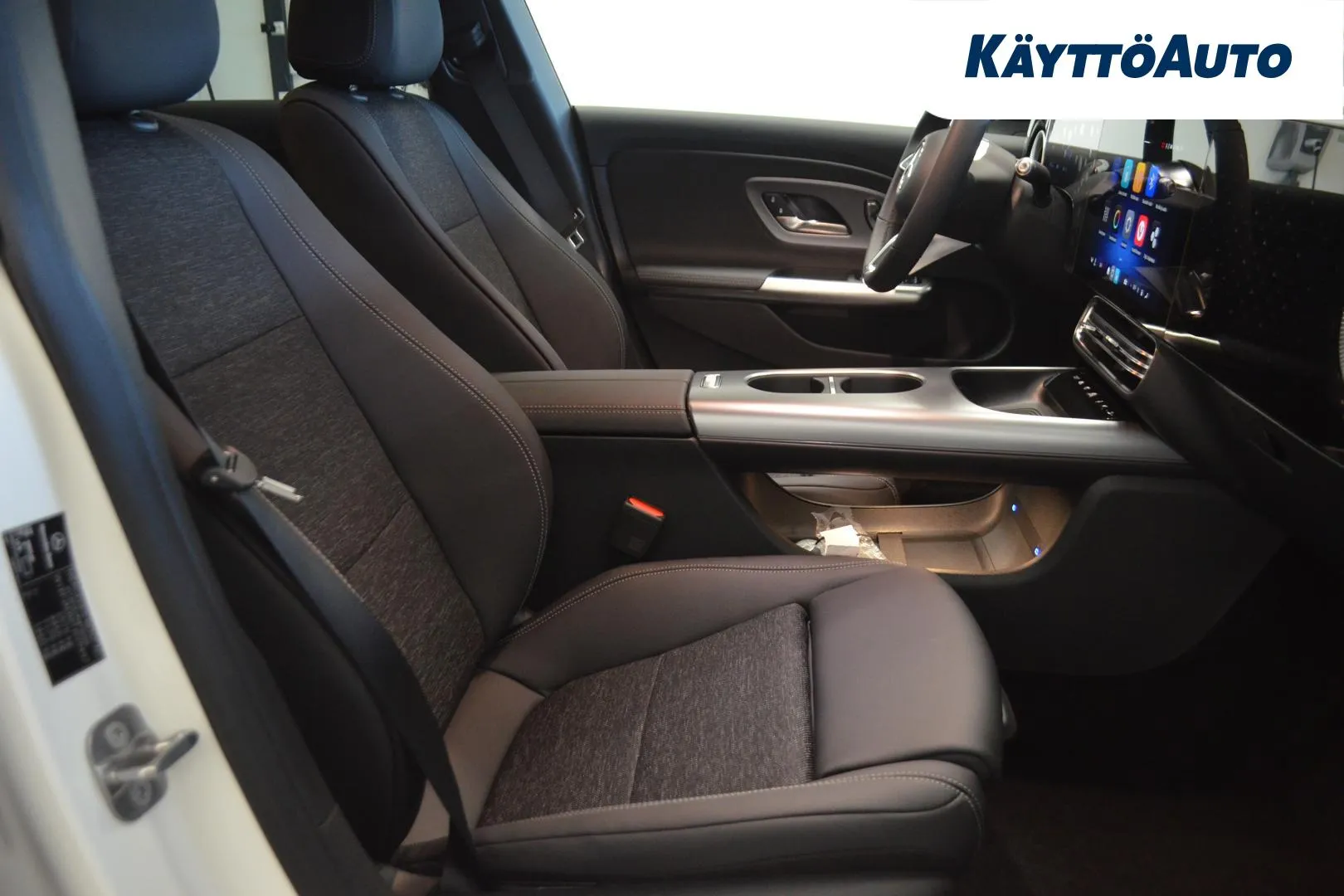 Mercedes-Benz CLA SRR-579 carousel image