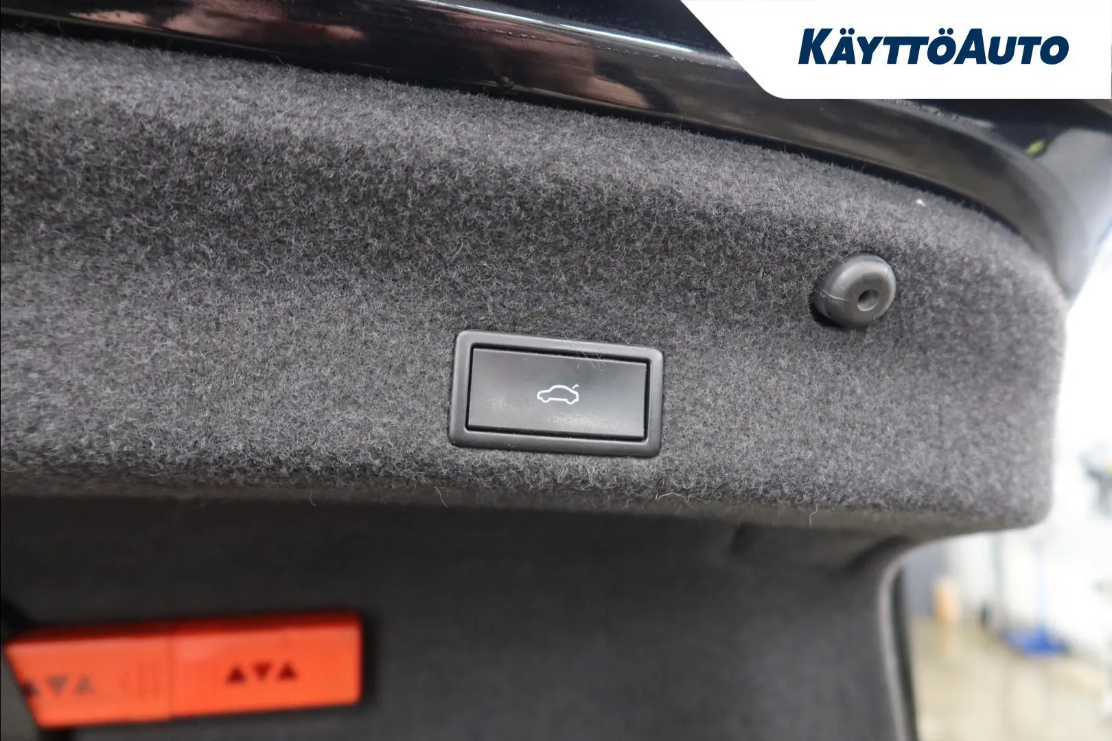 VOLKSWAGEN Passat MVY-822 carousel image