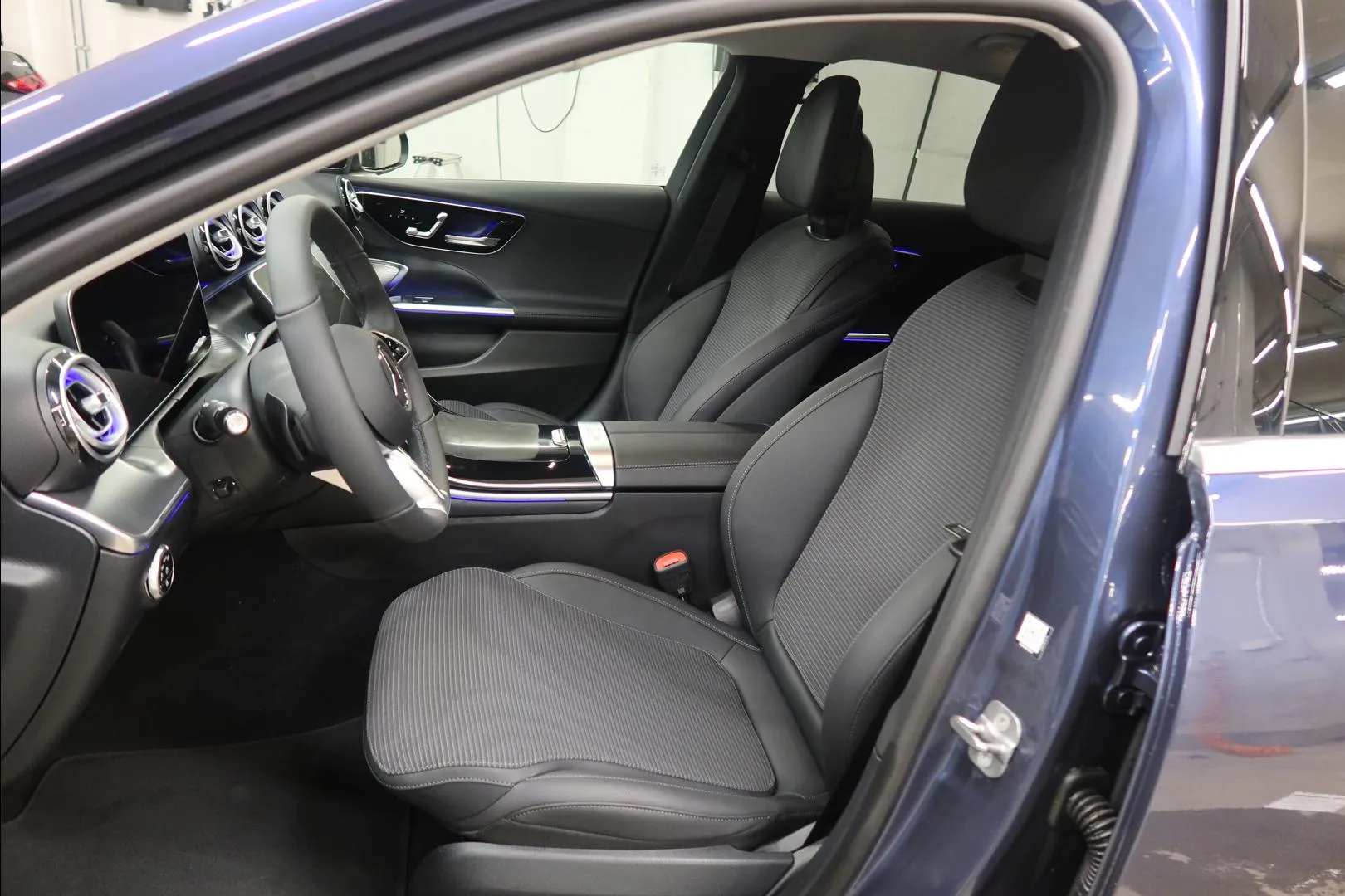 Mercedes-Benz C JNX-687 carousel image