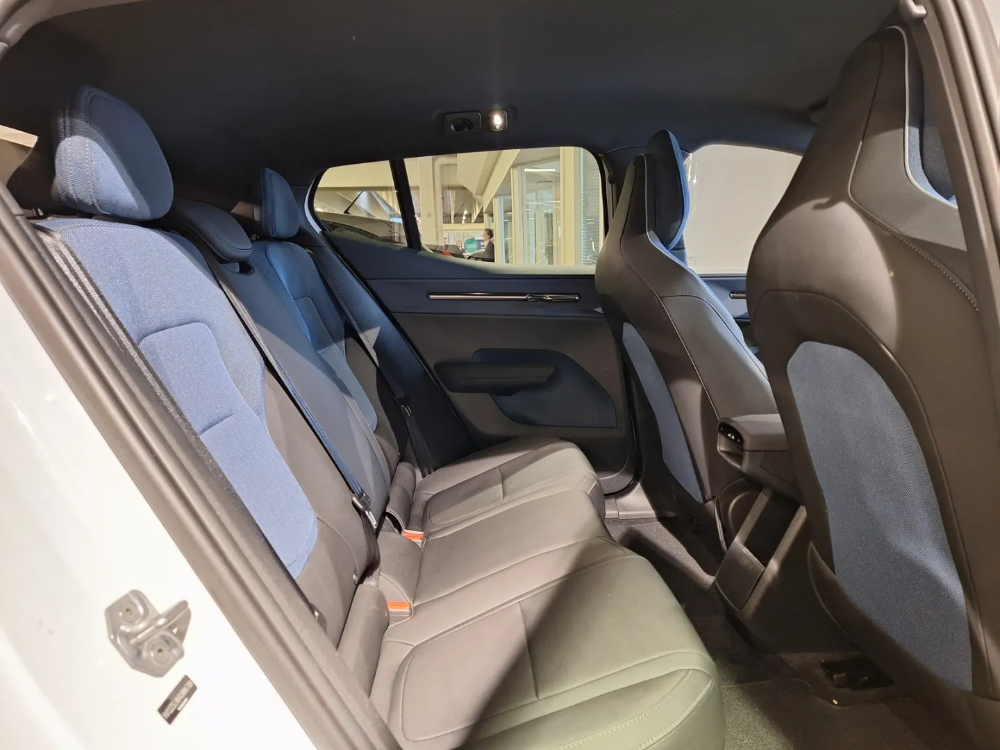 VOLVO EX30 RVO-292 carousel image