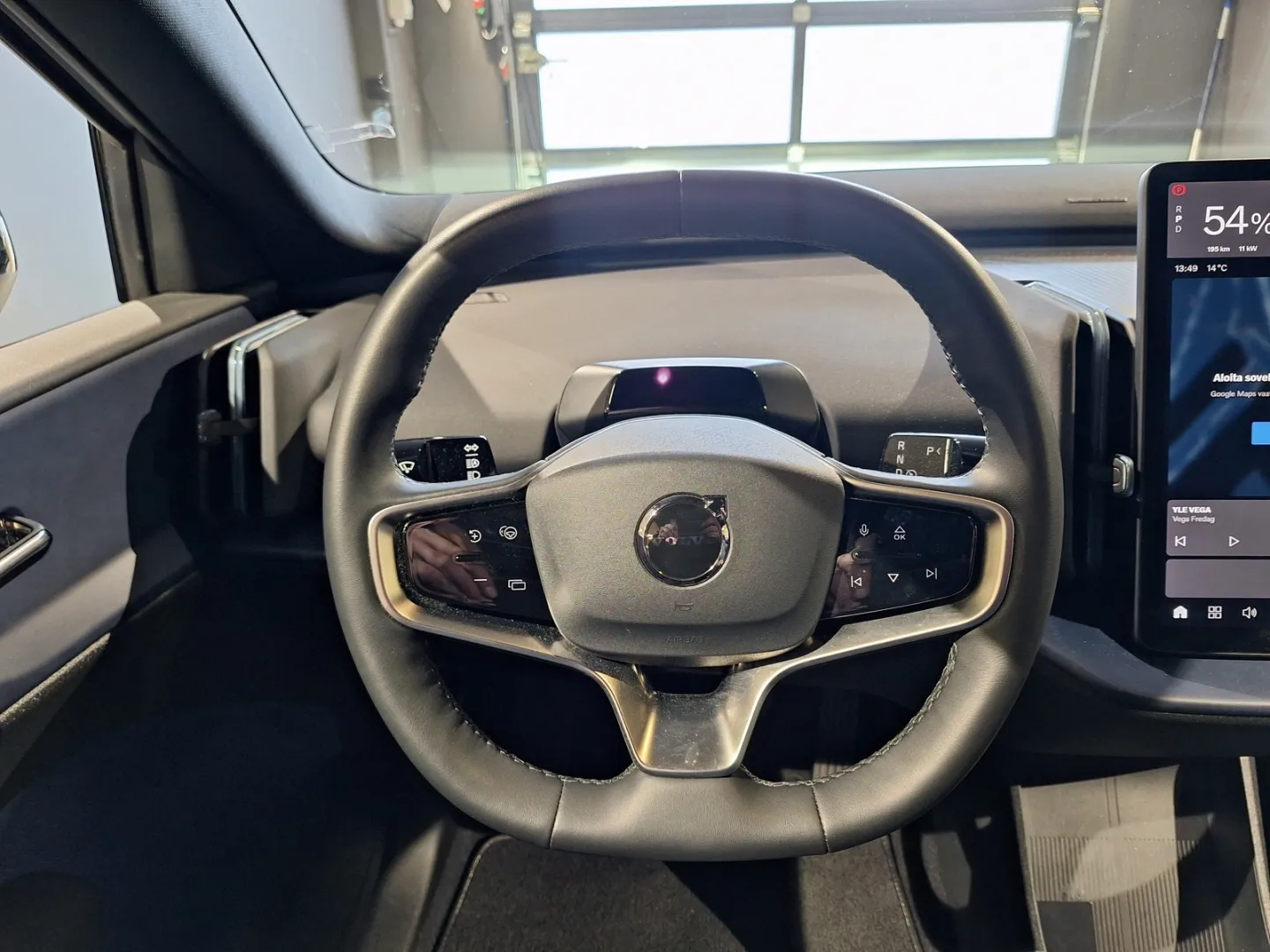 VOLVO EX30 RVO-292 carousel image