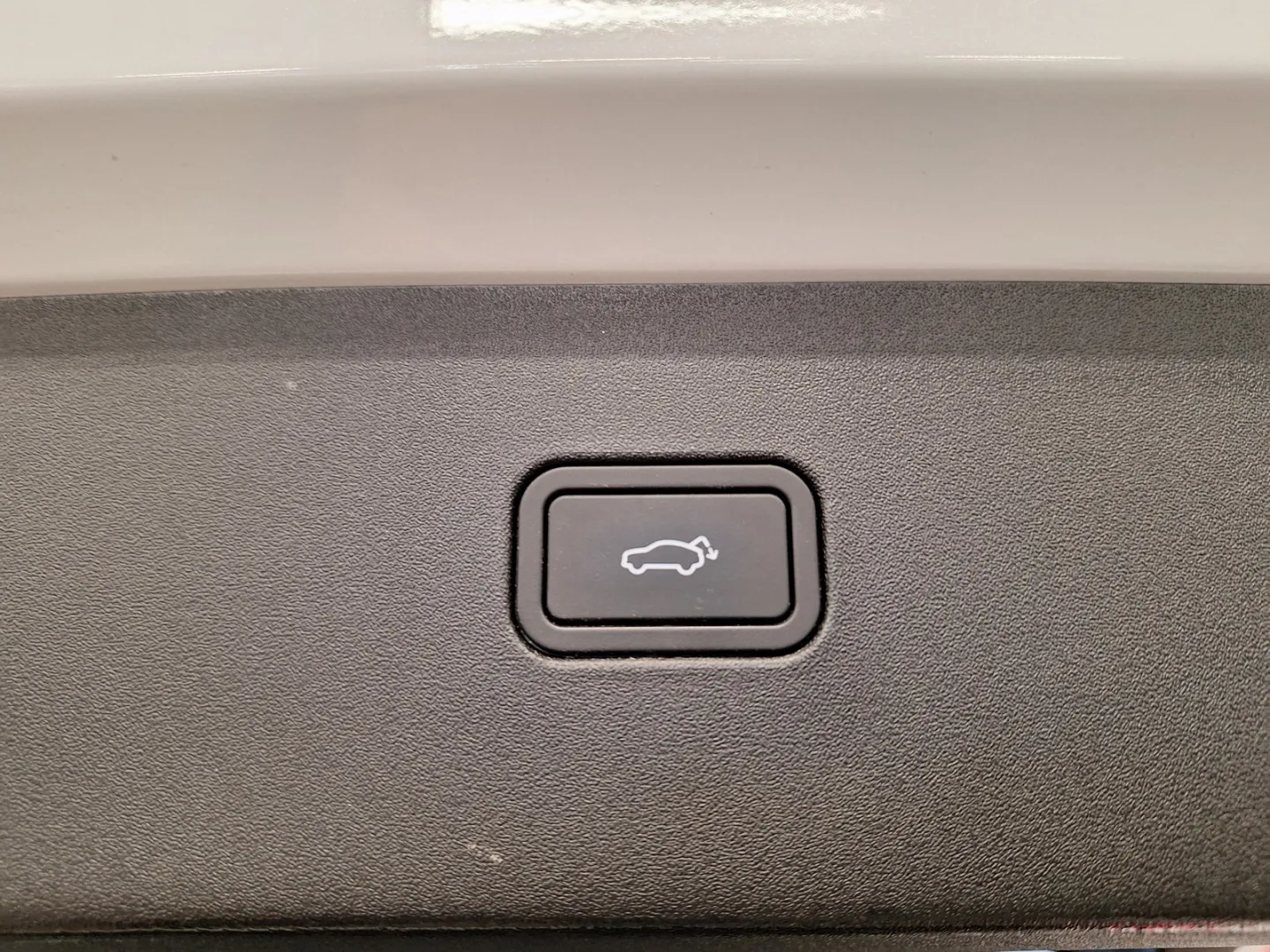 VOLVO EX30 RVO-292 carousel image