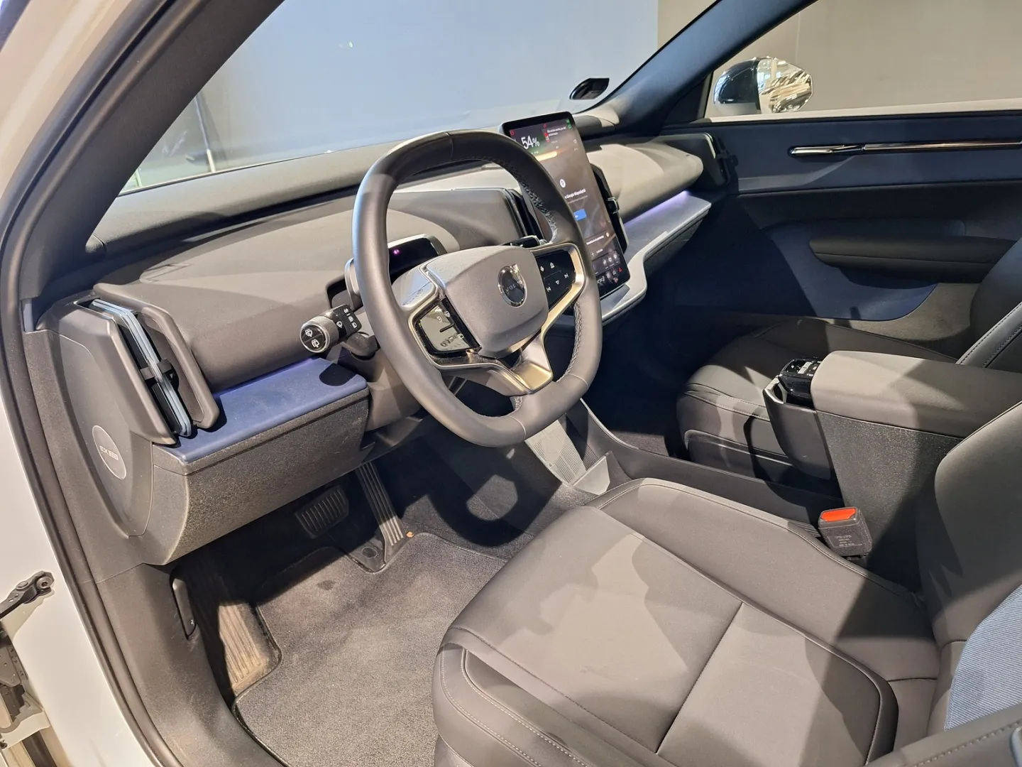 VOLVO EX30 RVO-292 carousel image