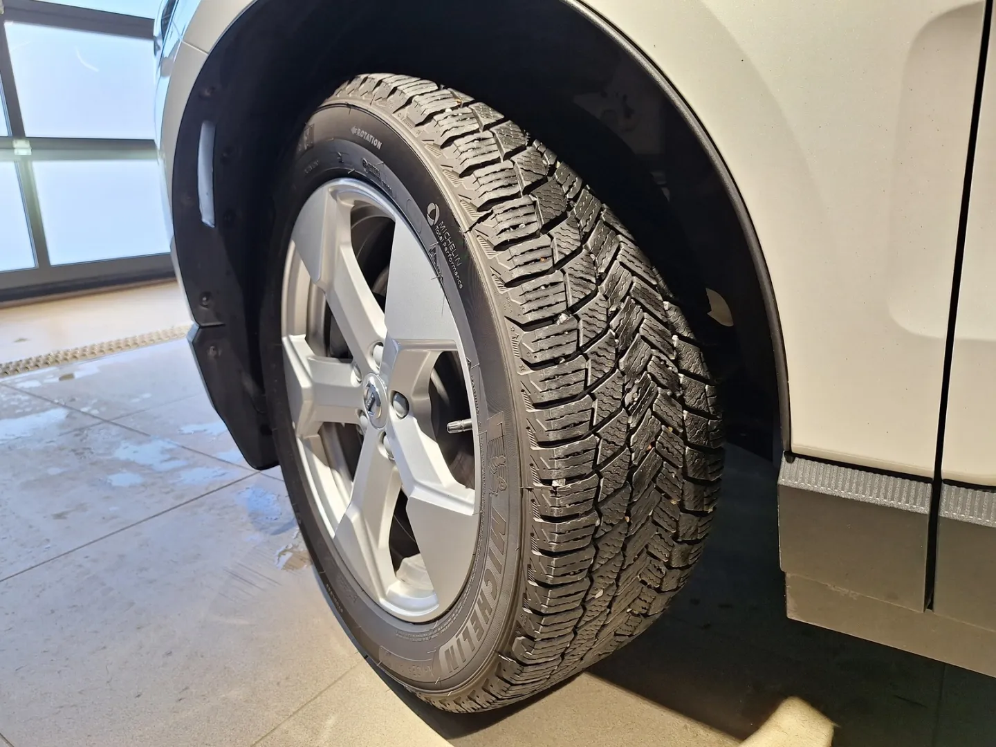 VOLVO EX30 RVO-292 carousel image