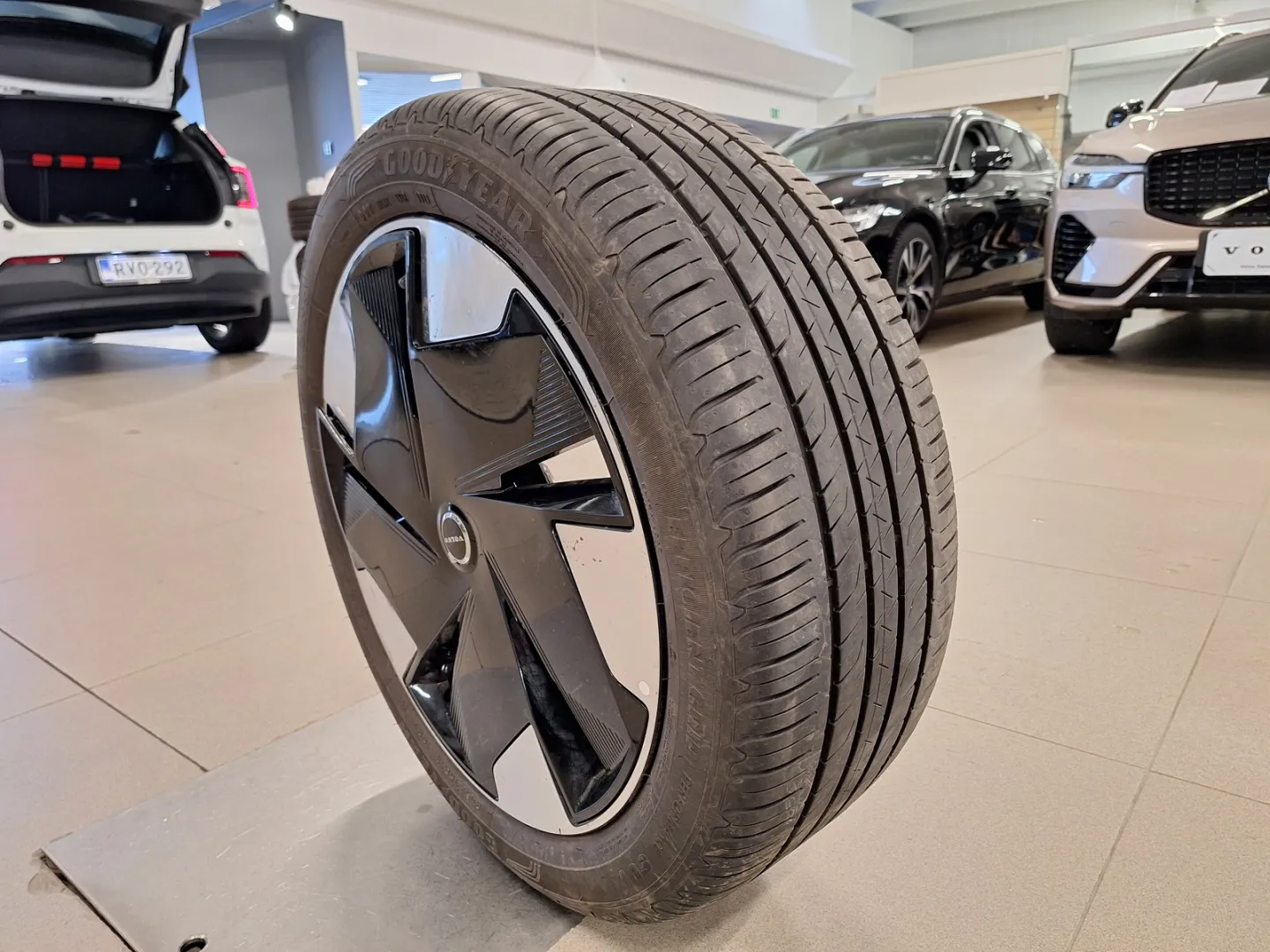 VOLVO EX30 RVO-292 carousel image